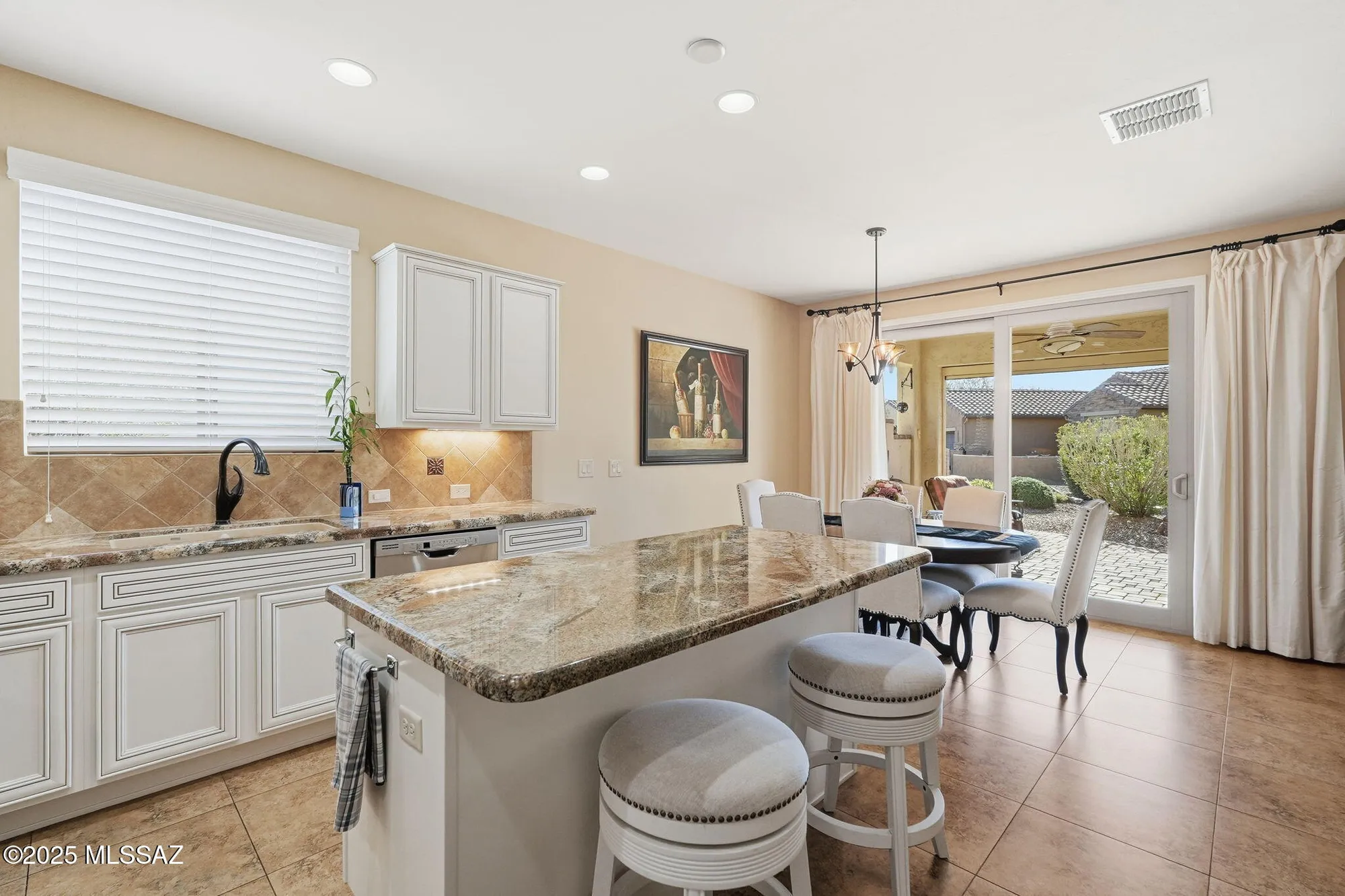 Property Slideshow image 12 of 42 | 2196 e thunderchief dr, Green Valley, AZ, 85614