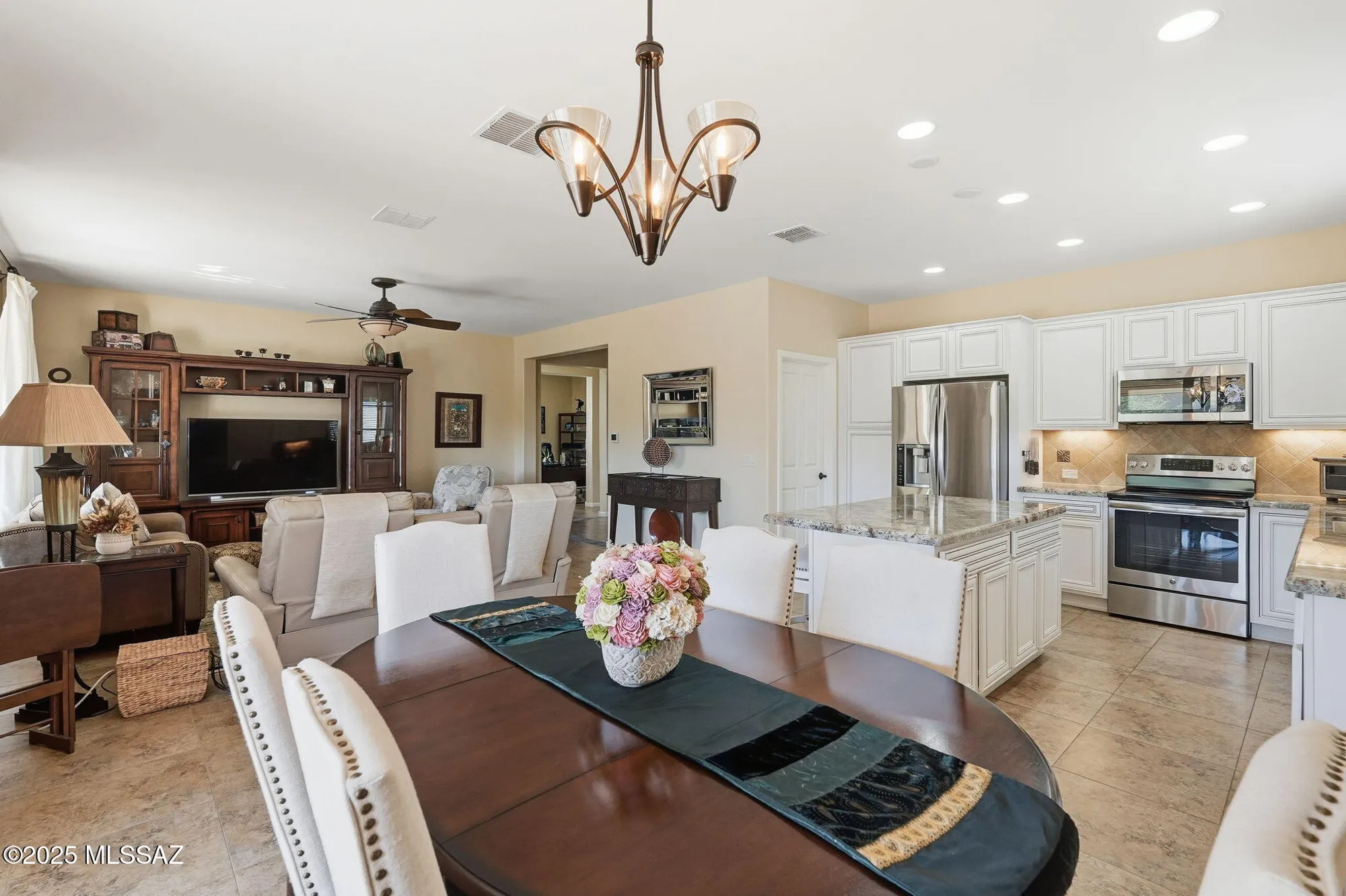 Property Slideshow image 16 of 42 | 2196 e thunderchief dr, Green Valley, AZ, 85614