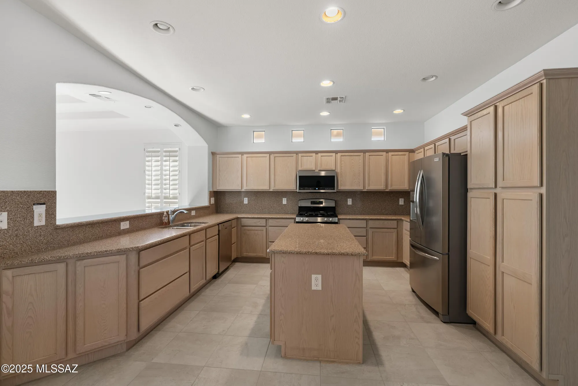 Property Slideshow image 16 of 42 | 700 n pebbles ridge dr, Green Valley, AZ, 85614