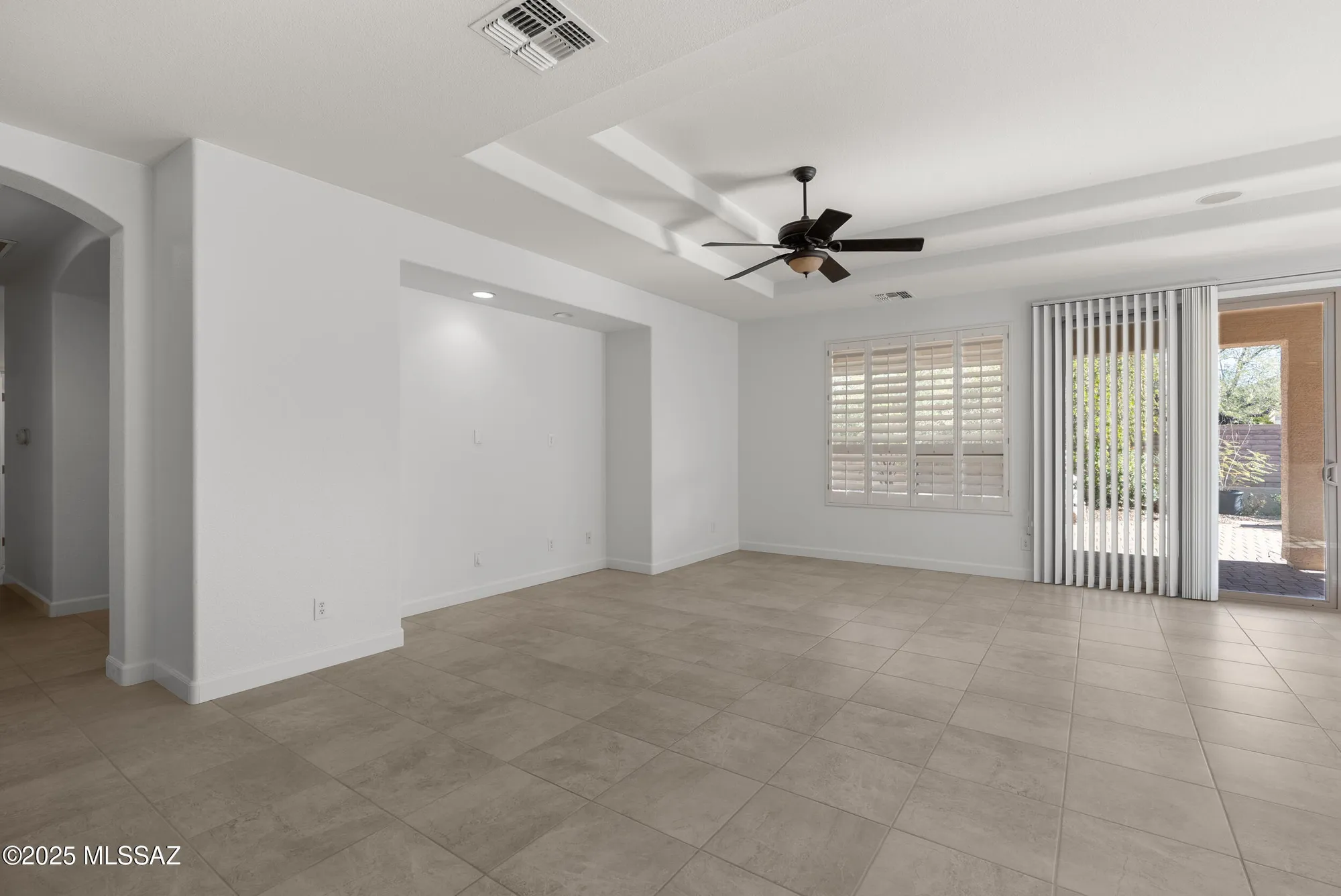 Property Slideshow image 11 of 42 | 700 n pebbles ridge dr, Green Valley, AZ, 85614