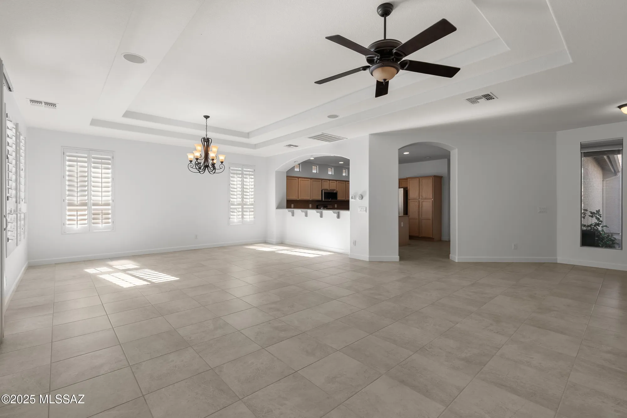 Property Slideshow image 13 of 42 | 700 n pebbles ridge dr, Green Valley, AZ, 85614