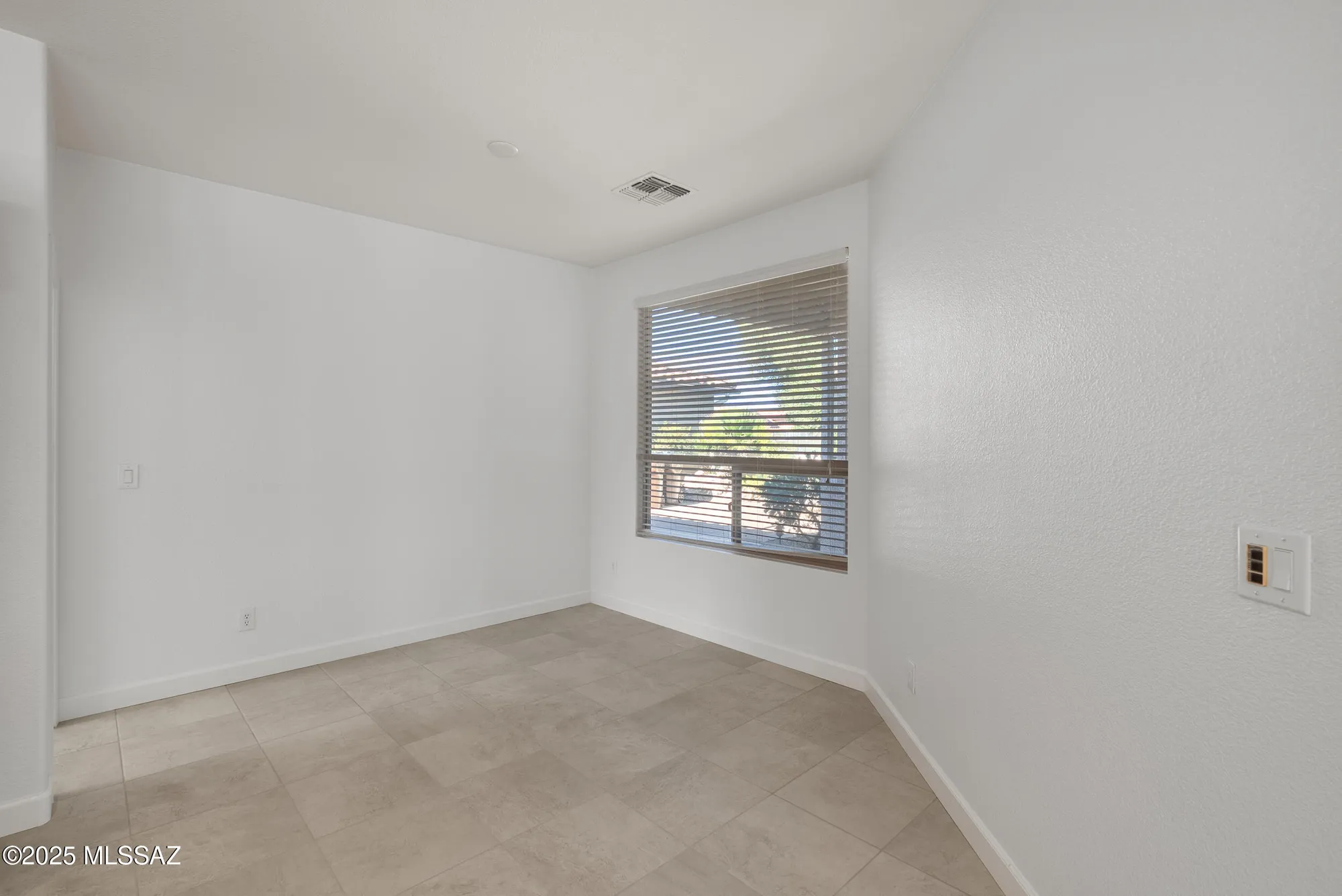 Property Slideshow image 19 of 42 | 700 n pebbles ridge dr, Green Valley, AZ, 85614