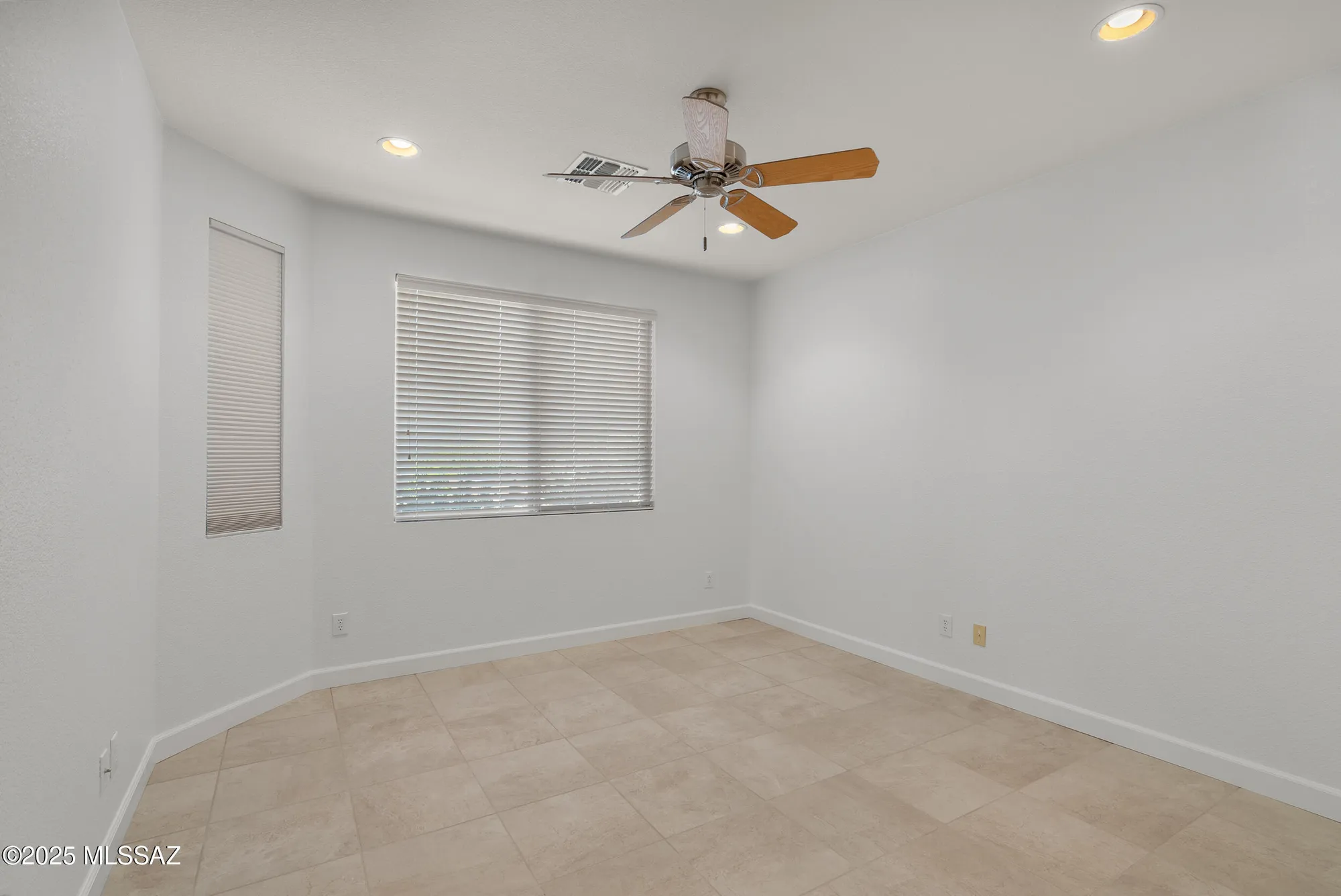 Property Slideshow image 21 of 42 | 700 n pebbles ridge dr, Green Valley, AZ, 85614