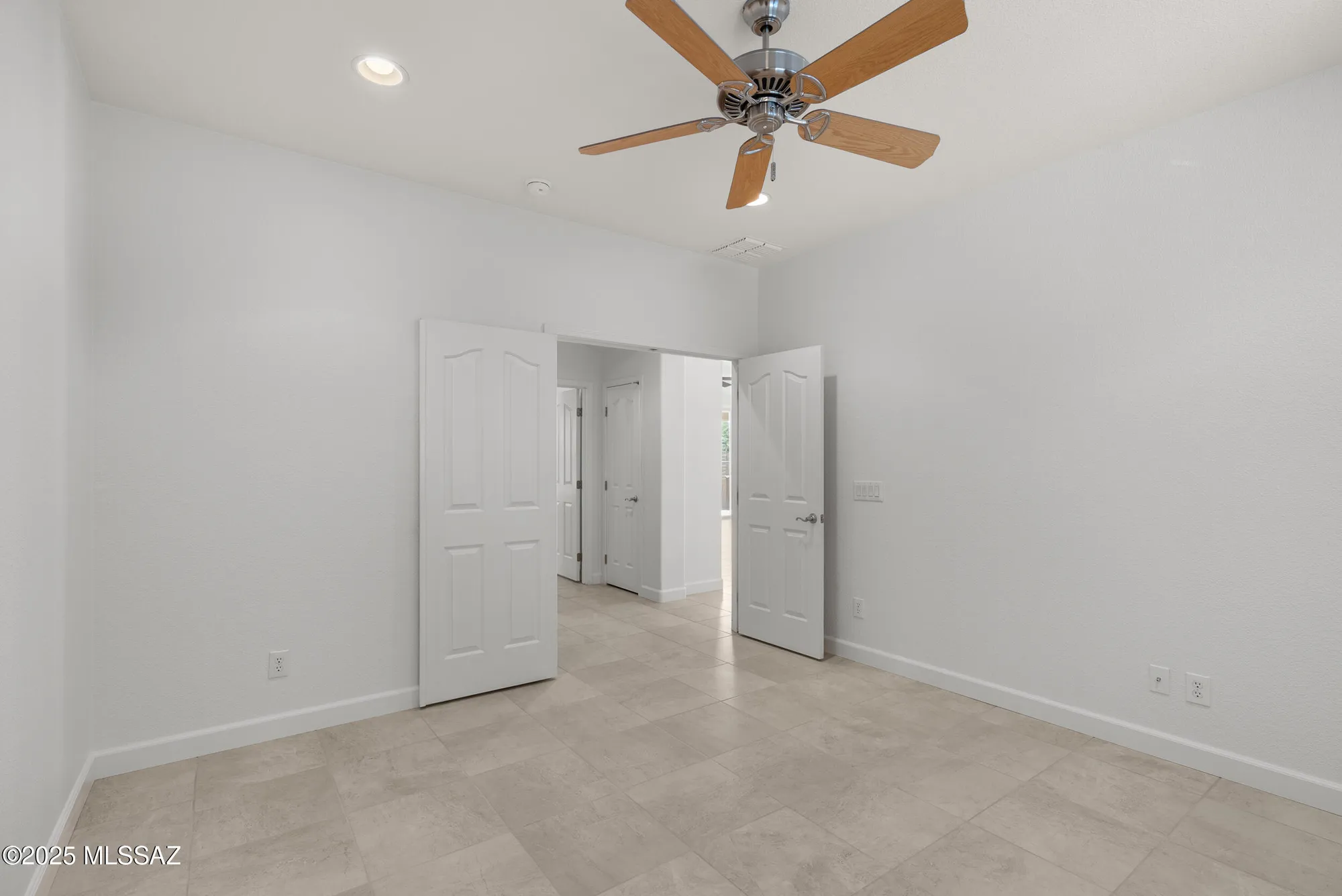 Property Slideshow image 22 of 42 | 700 n pebbles ridge dr, Green Valley, AZ, 85614