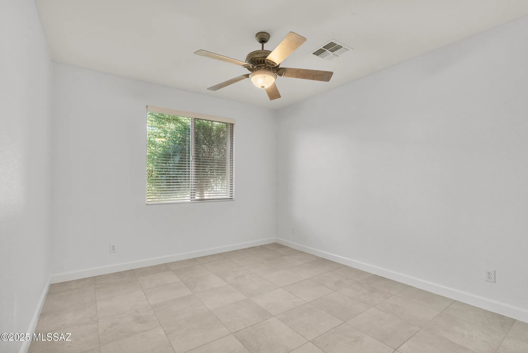 Property Slideshow image 24 of 42 | 700 n pebbles ridge dr, Green Valley, AZ, 85614