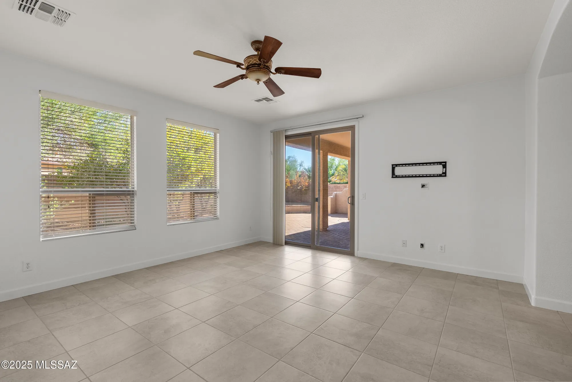 Property Slideshow image 31 of 42 | 700 n pebbles ridge dr, Green Valley, AZ, 85614