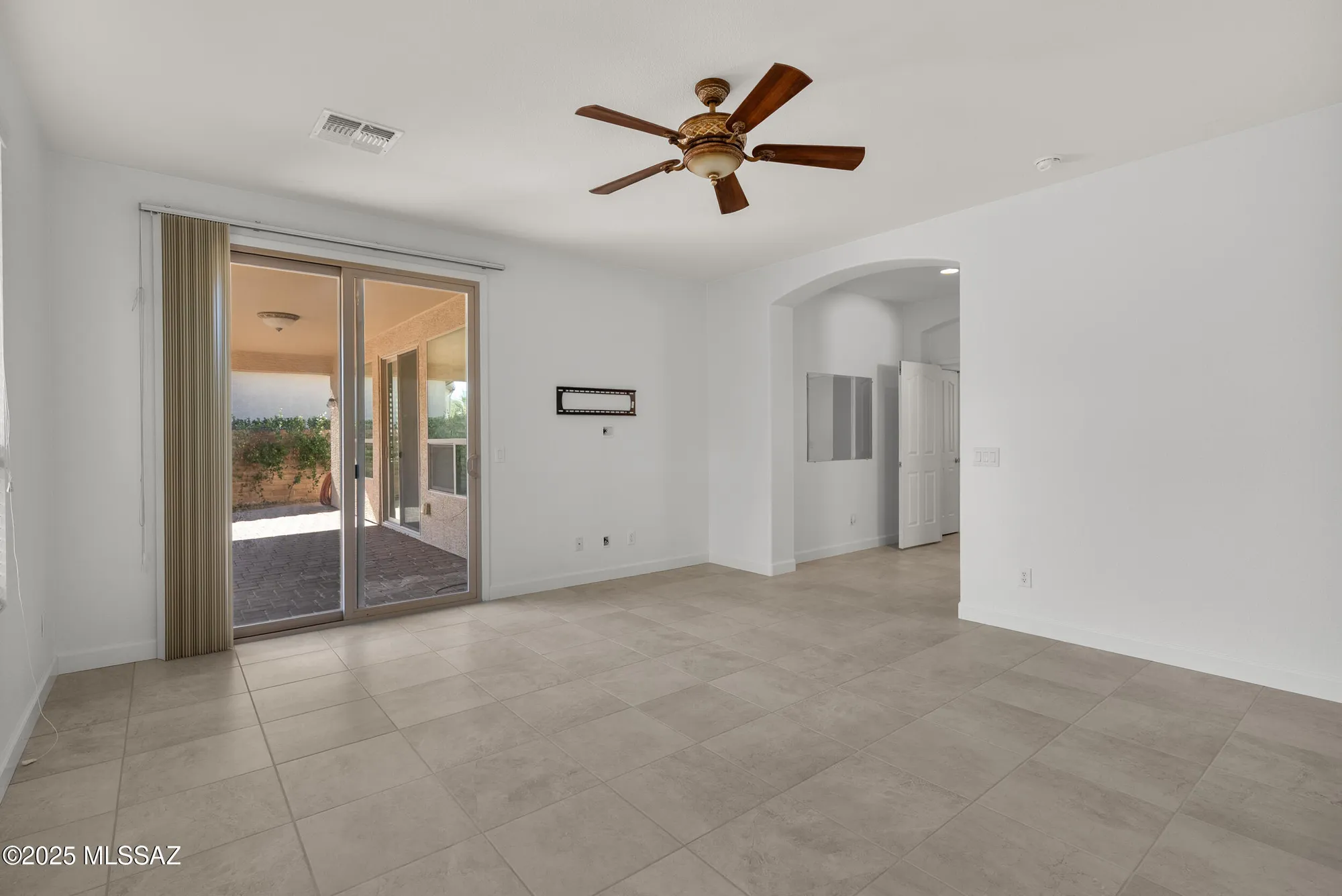 Property Slideshow image 32 of 42 | 700 n pebbles ridge dr, Green Valley, AZ, 85614
