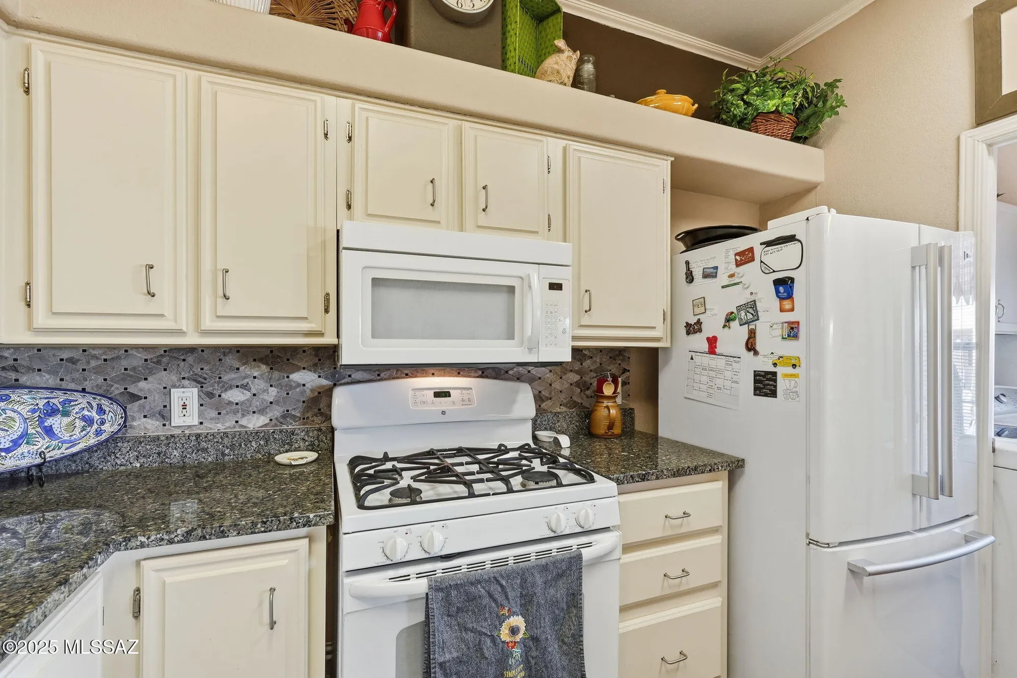 Property Slideshow image 7 of 25 | 567 w parkwood ct, Green Valley, AZ, 85614