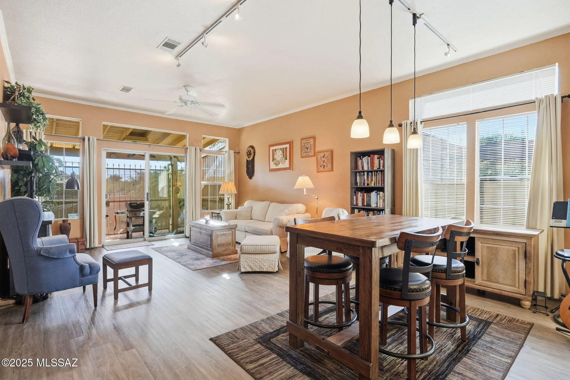 Property Slideshow image 2 of 25 | 567 w parkwood ct, Green Valley, AZ, 85614