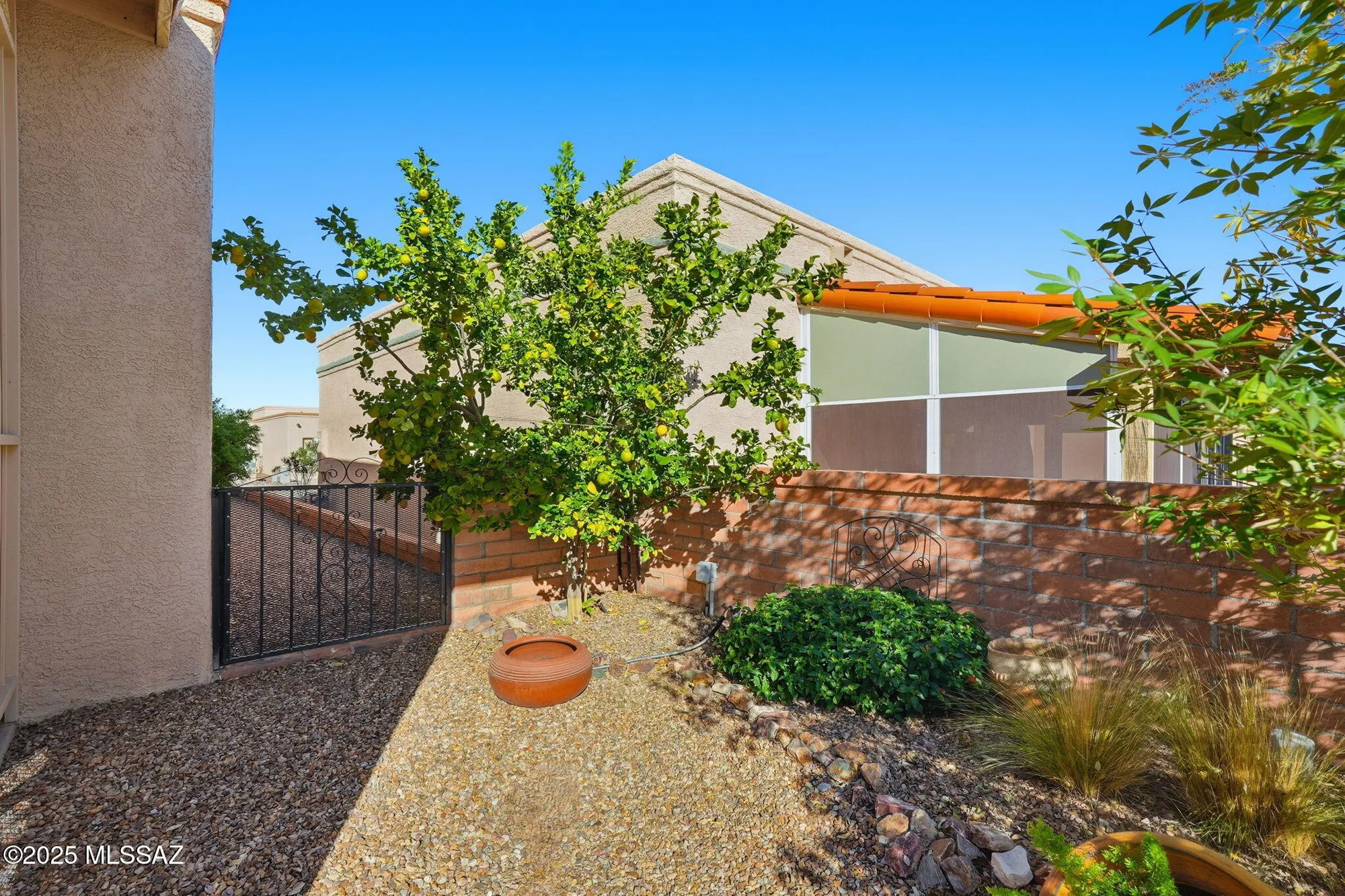 Property Slideshow image 22 of 25 | 567 w parkwood ct, Green Valley, AZ, 85614