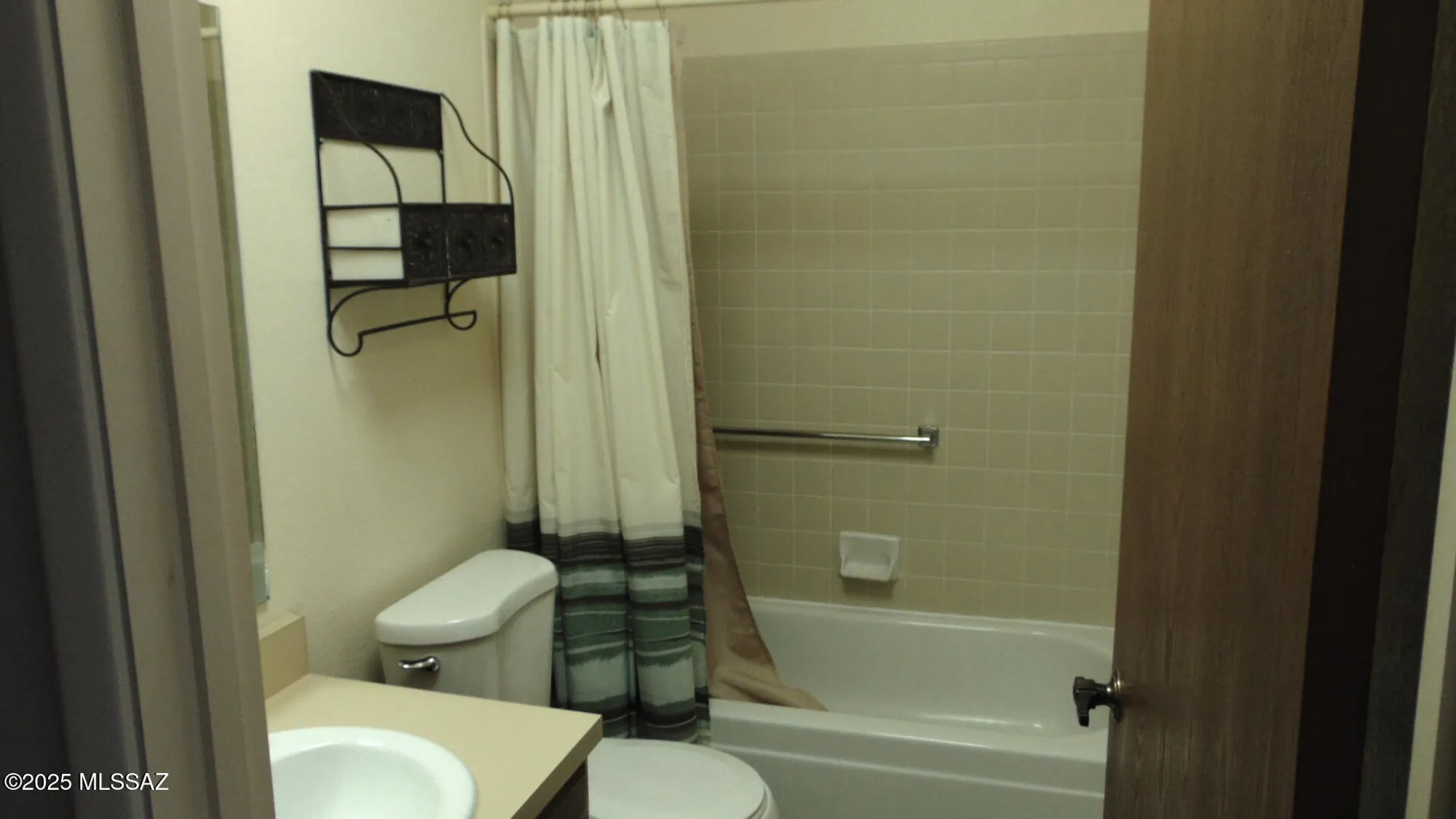 Property Slideshow image 11 of 27 | 952 w camino asturias, Green Valley, AZ, 85622