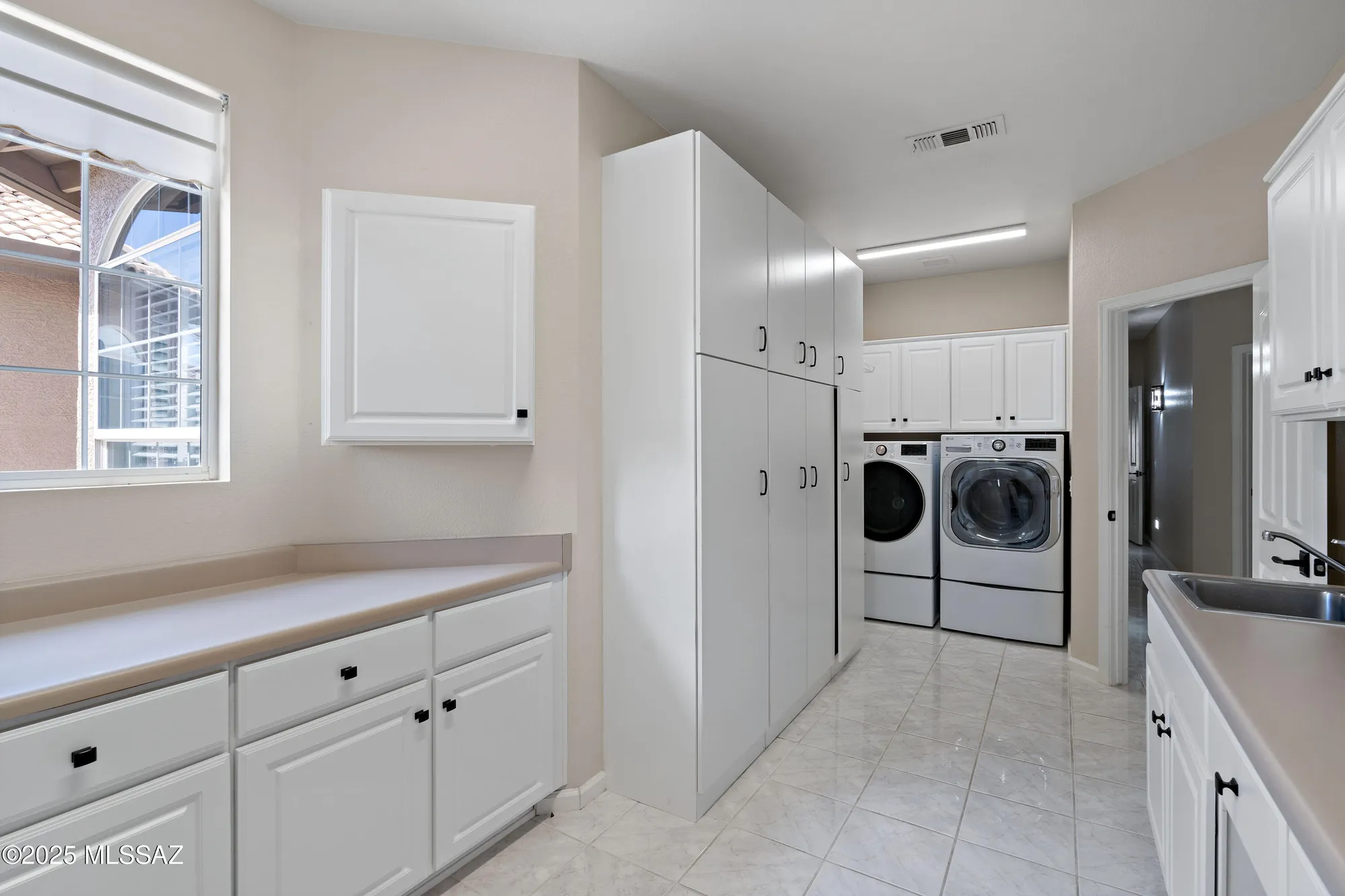 Property Slideshow image 38 of 51 | 36180 s canyon brook dr, Tucson, AZ, 85739