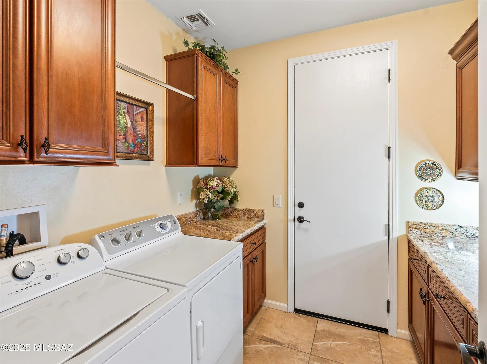 Property Slideshow image 24 of 51 | 1537 n bank swallow rd, Green Valley, AZ, 85614