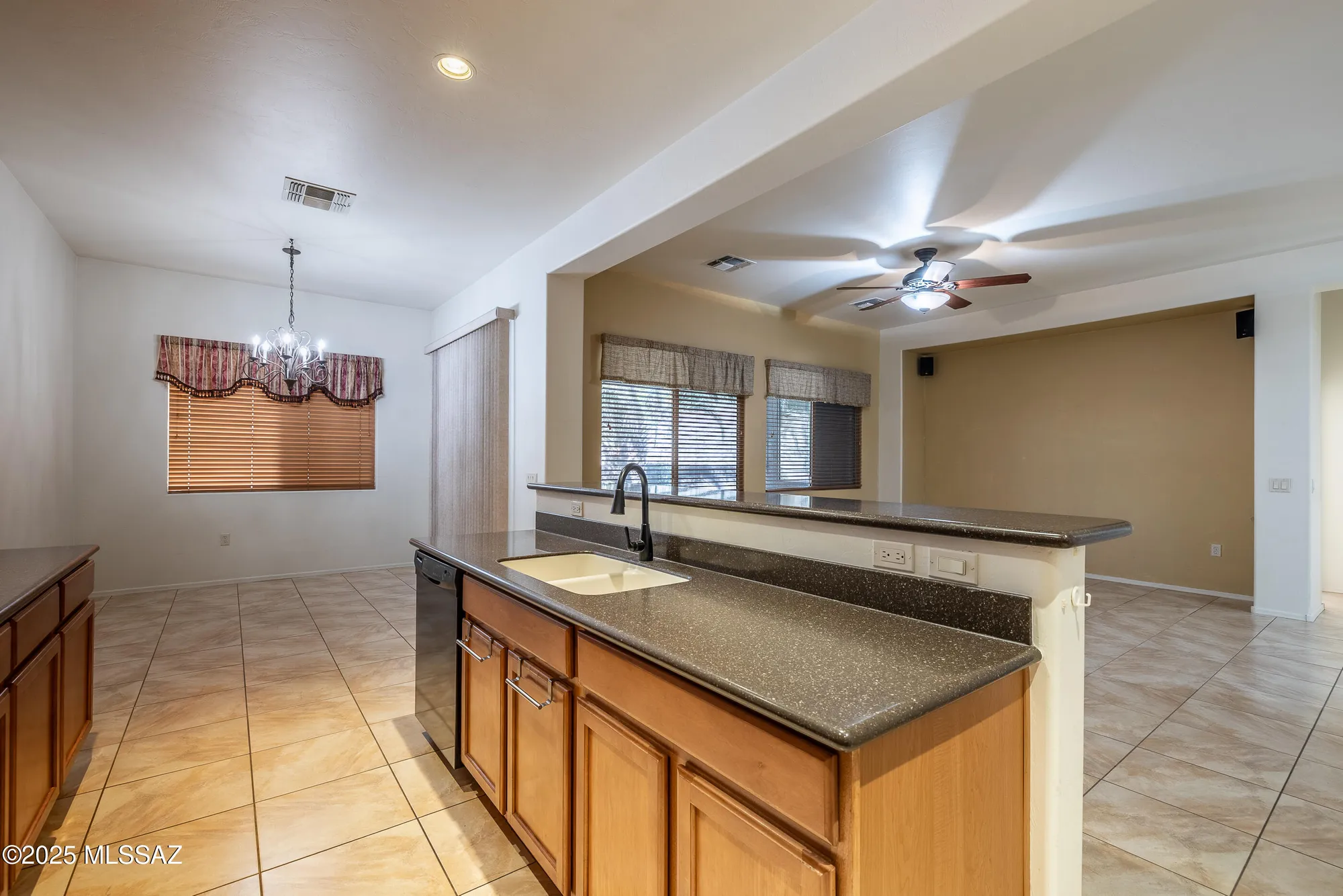 Property Slideshow image 11 of 44 | 5860 s painted canyon dr, Green Valley, AZ, 85622