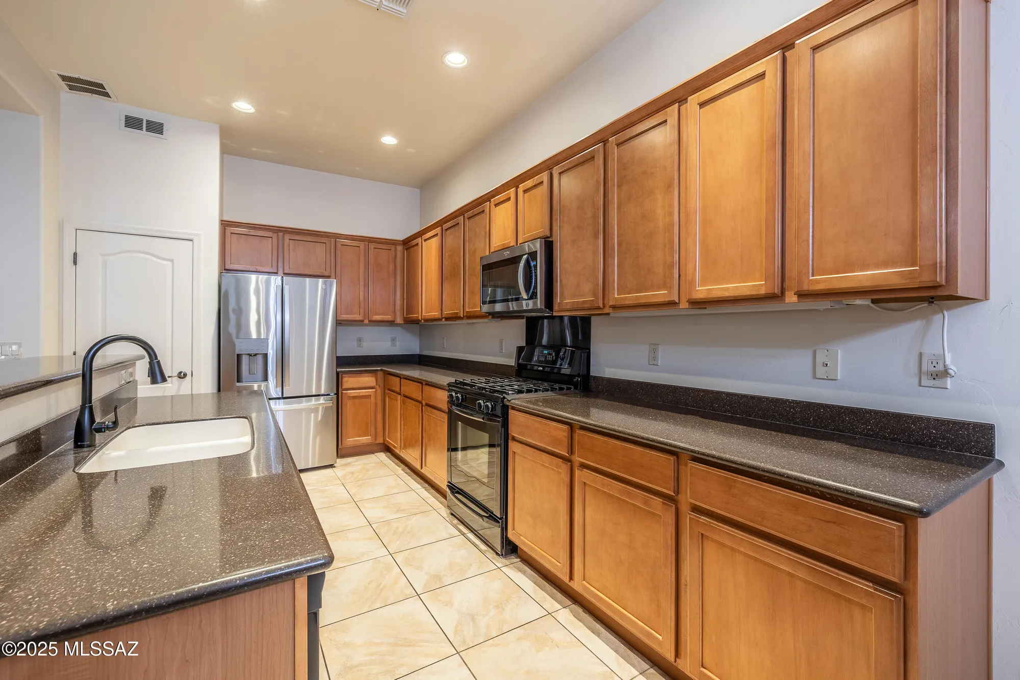 Property Slideshow image 12 of 44 | 5860 s painted canyon dr, Green Valley, AZ, 85622