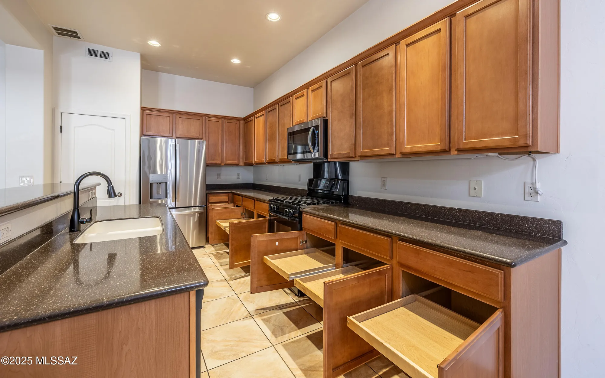 Property Slideshow image 13 of 44 | 5860 s painted canyon dr, Green Valley, AZ, 85622