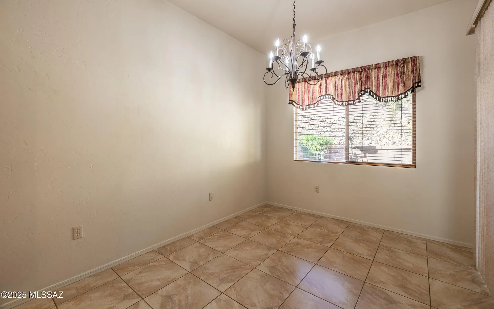 Property Slideshow image 9 of 44 | 5860 s painted canyon dr, Green Valley, AZ, 85622