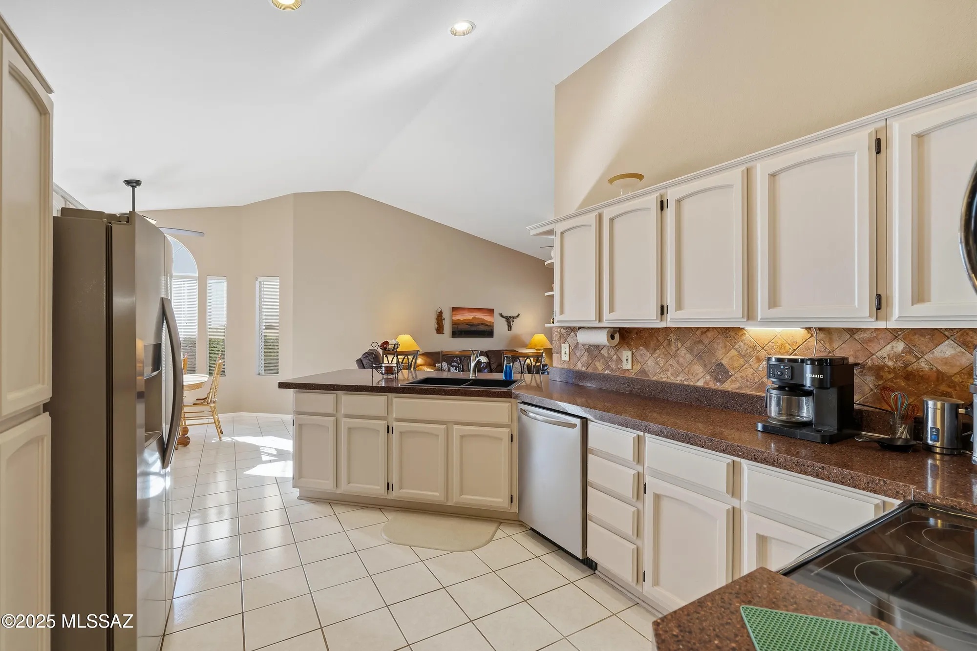 Property Slideshow image 12 of 46 | 38080 s elbow bend dr, Saddlebrooke, AZ, 85739