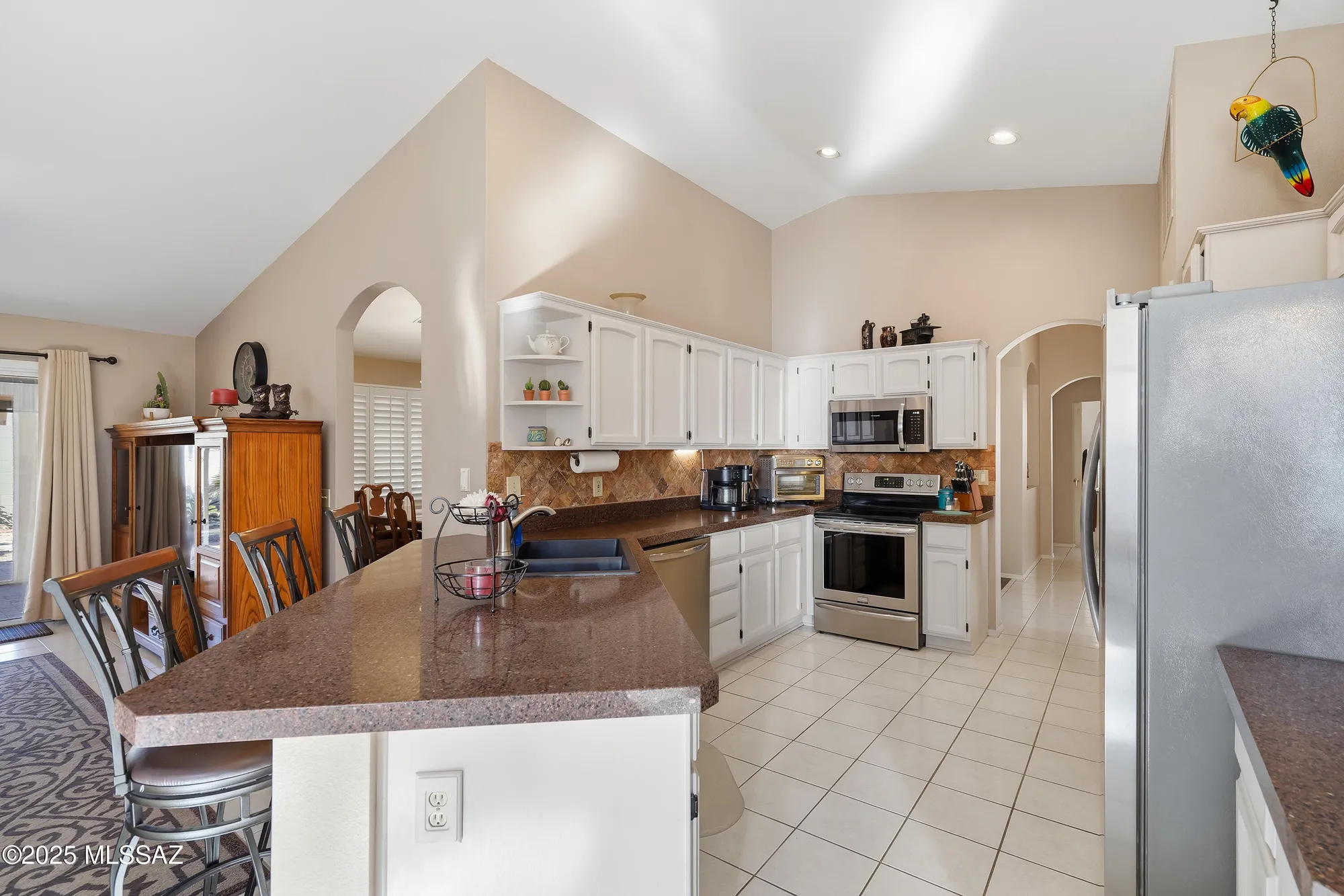 Property Slideshow image 13 of 46 | 38080 s elbow bend dr, Saddlebrooke, AZ, 85739