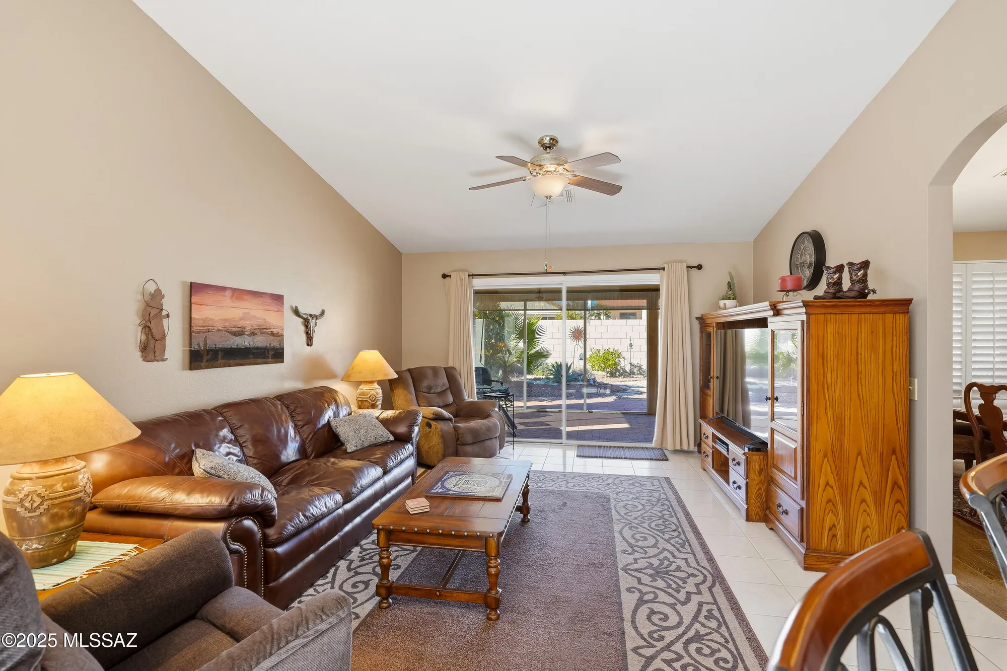 Property Slideshow image 17 of 46 | 38080 s elbow bend dr, Saddlebrooke, AZ, 85739