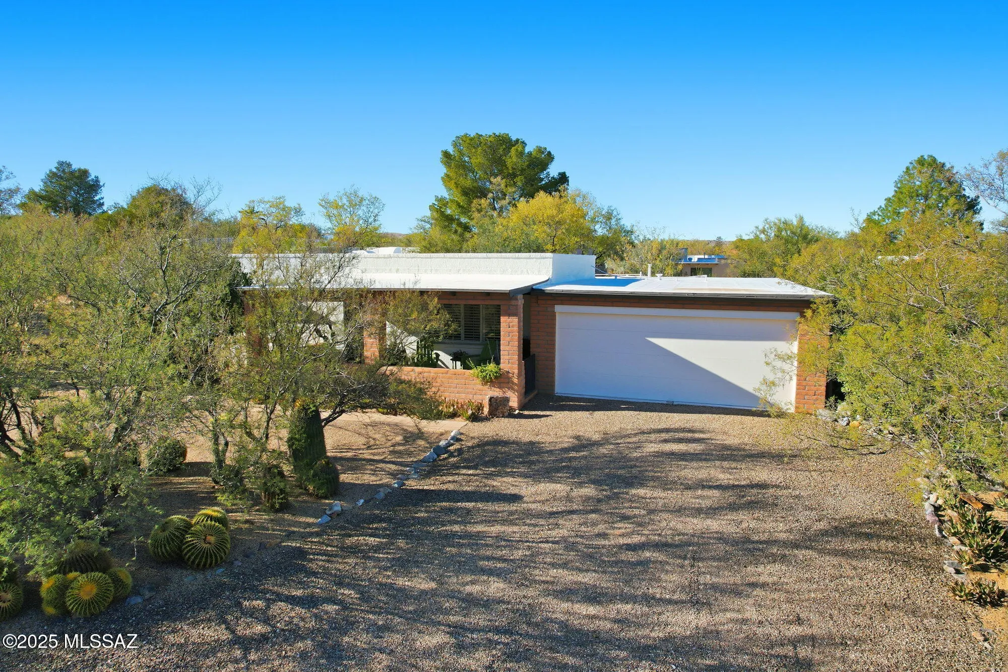 Property Slideshow image 2 of 37 | 656 s paseo de amigos, Green Valley, AZ, 85614