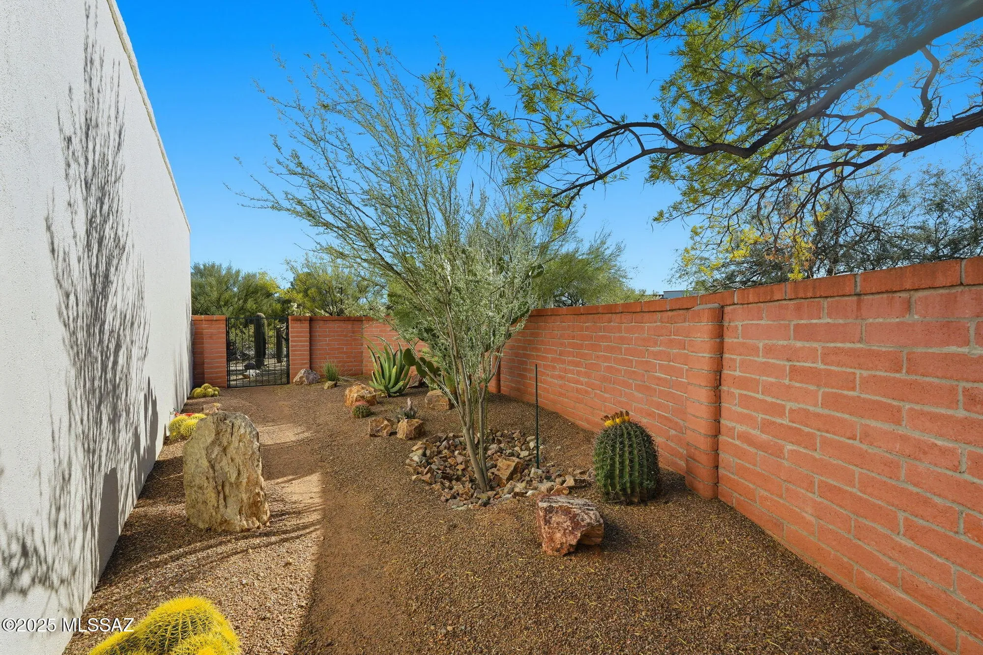 Property Slideshow image 32 of 37 | 656 s paseo de amigos, Green Valley, AZ, 85614