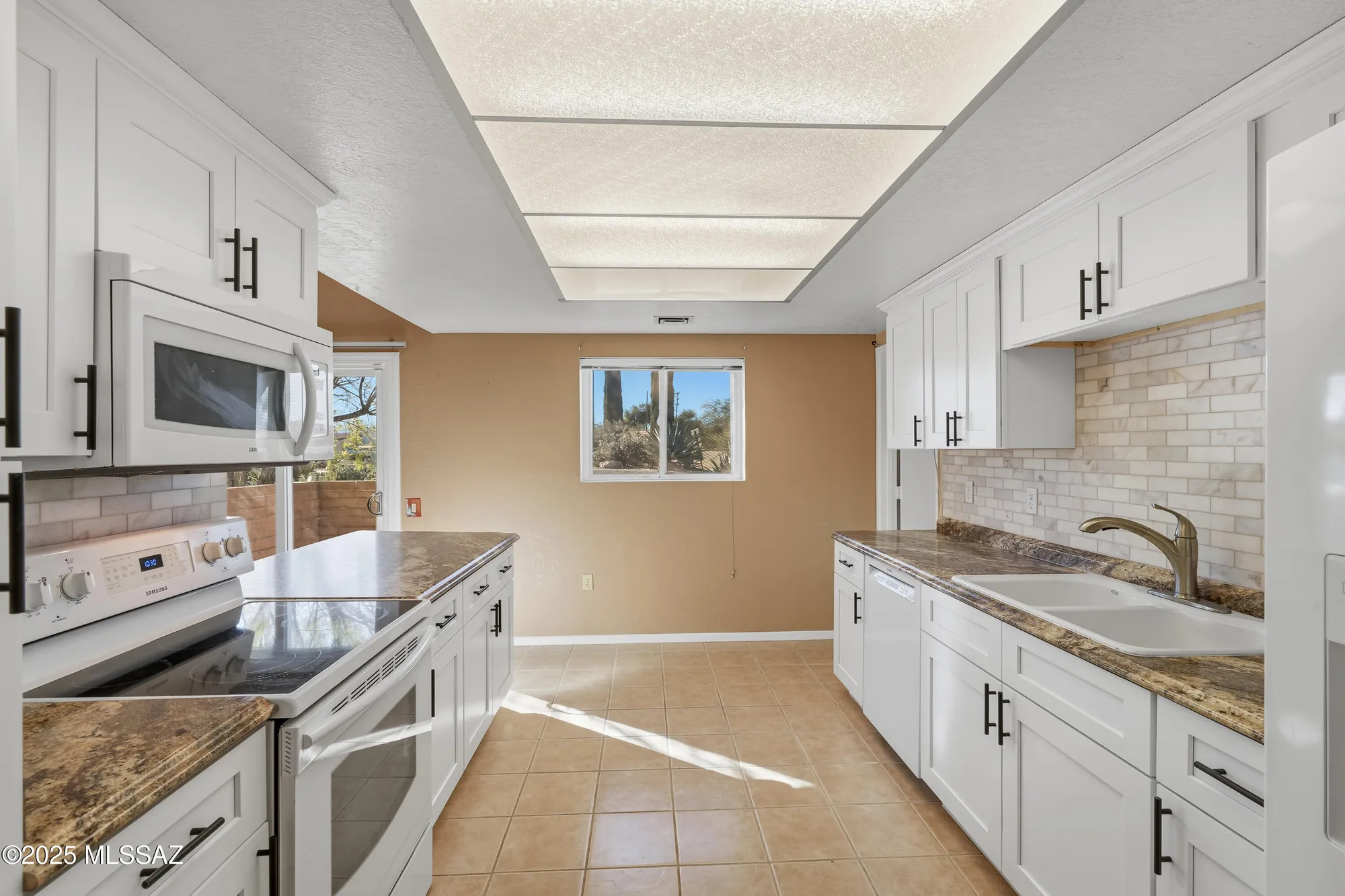 Property Slideshow image 12 of 27 | 871 n camino de luz, Green Valley, AZ, 85614