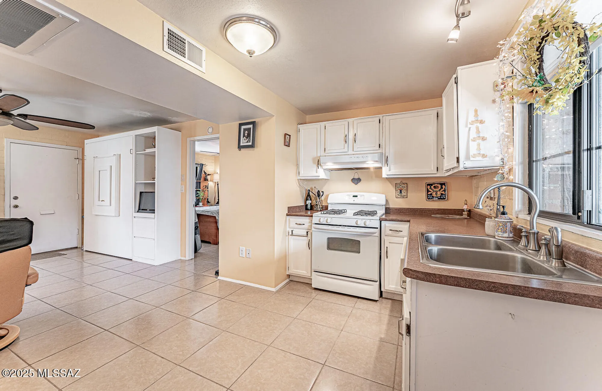 Property Slideshow image 15 of 29 | 452 s la canada dr, Green Valley, AZ, 85614
