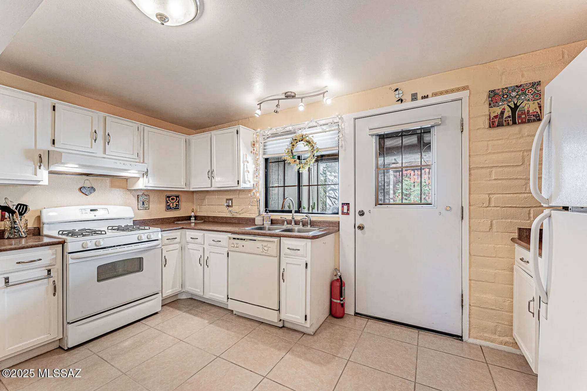 Property Slideshow image 16 of 29 | 452 s la canada dr, Green Valley, AZ, 85614