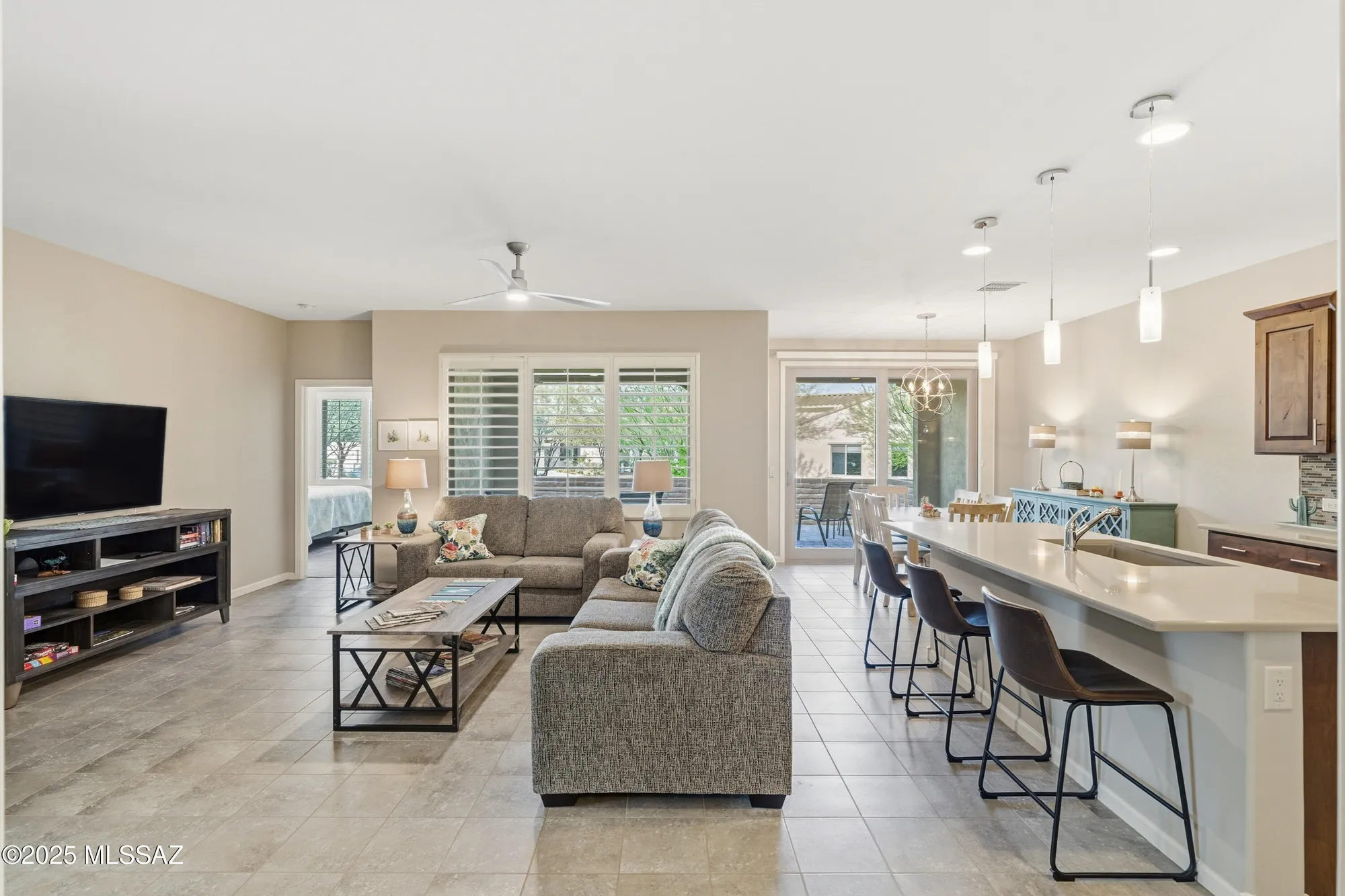 Property Slideshow image 9 of 50 | 1701 e sage thrasher dr, Green Valley, AZ, 85614