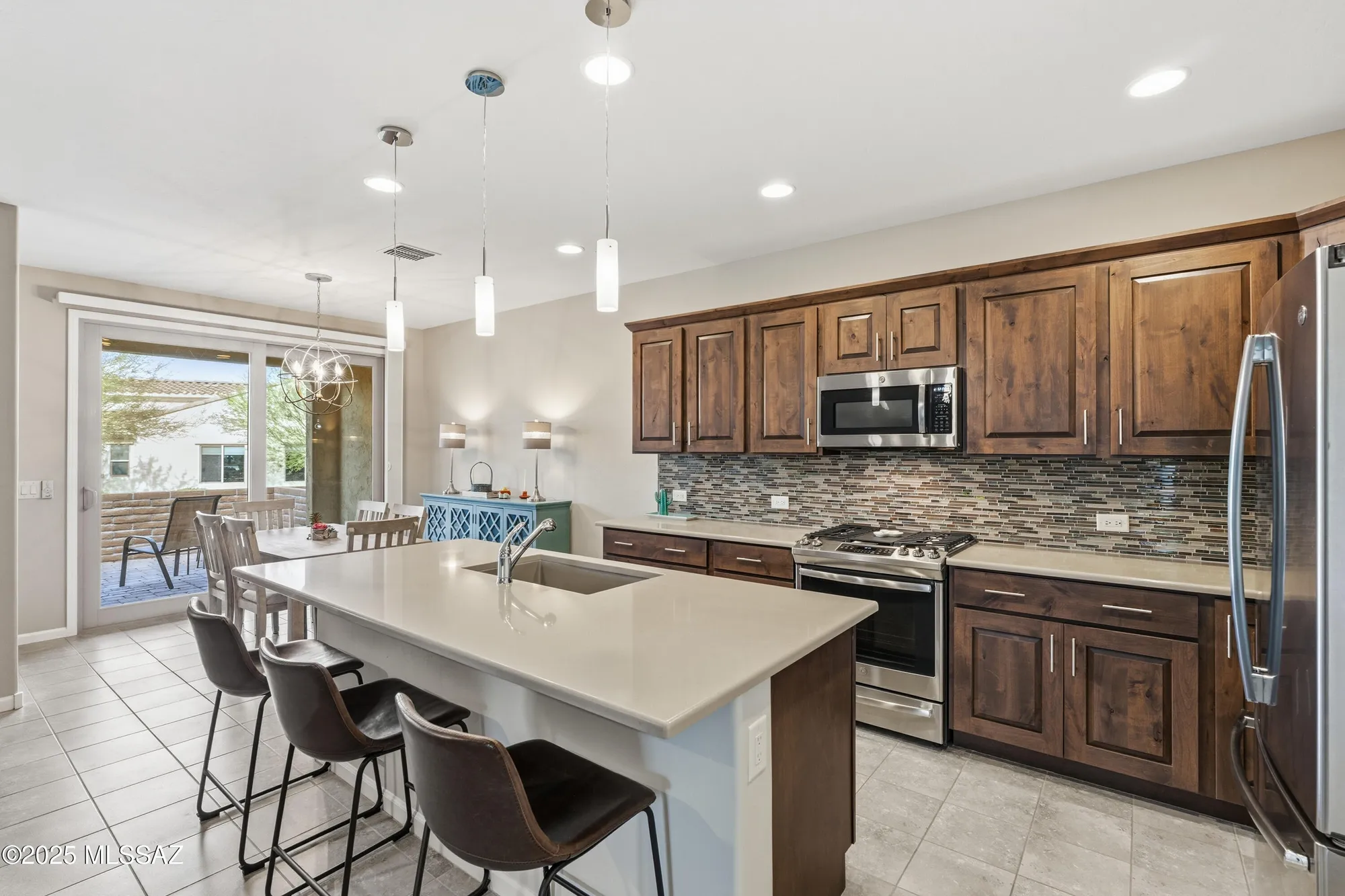 Property Slideshow image 15 of 50 | 1701 e sage thrasher dr, Green Valley, AZ, 85614