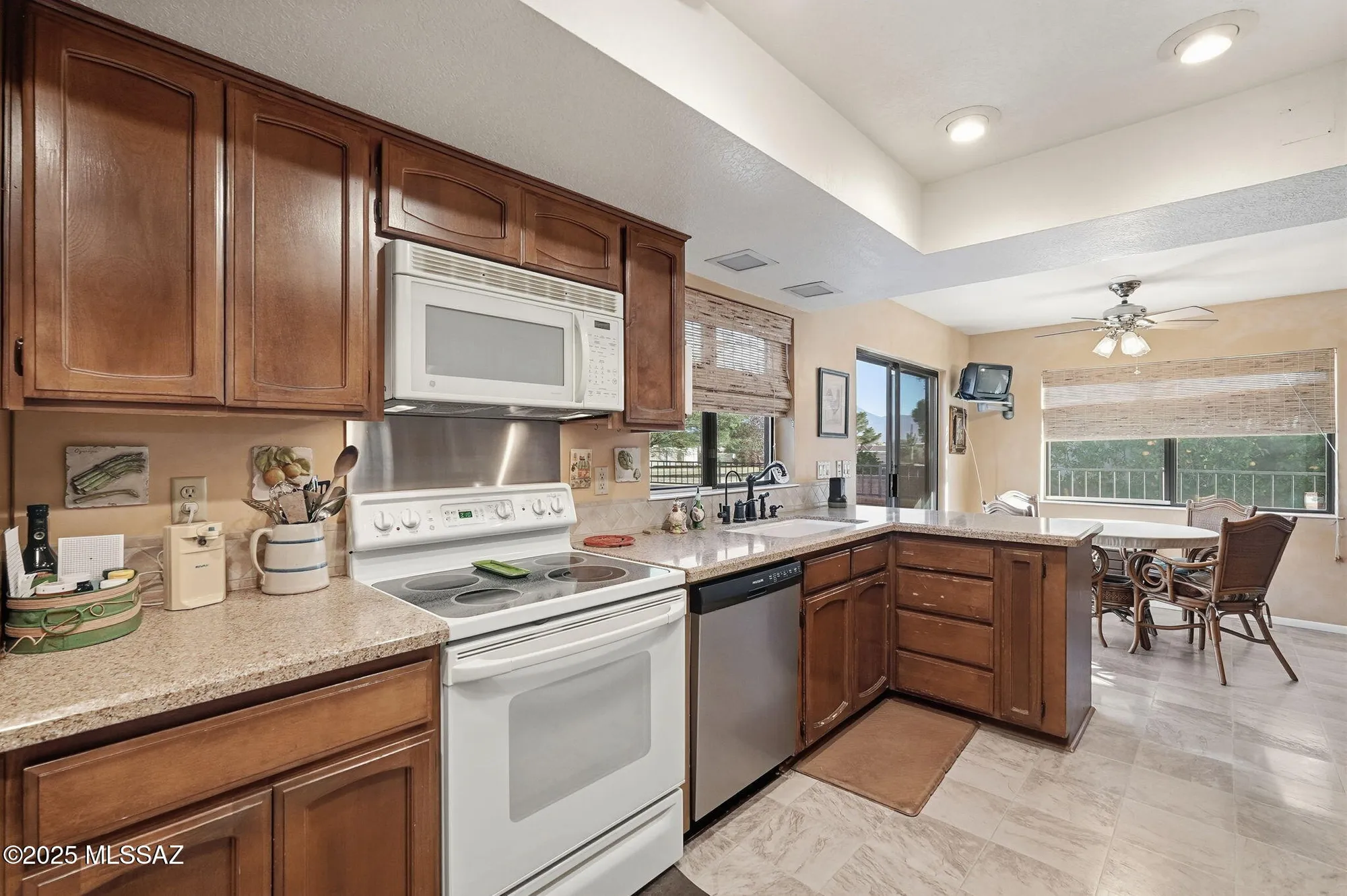 Property Slideshow image 9 of 38 | 1222 n paseo del cervato, Green Valley, AZ, 85614