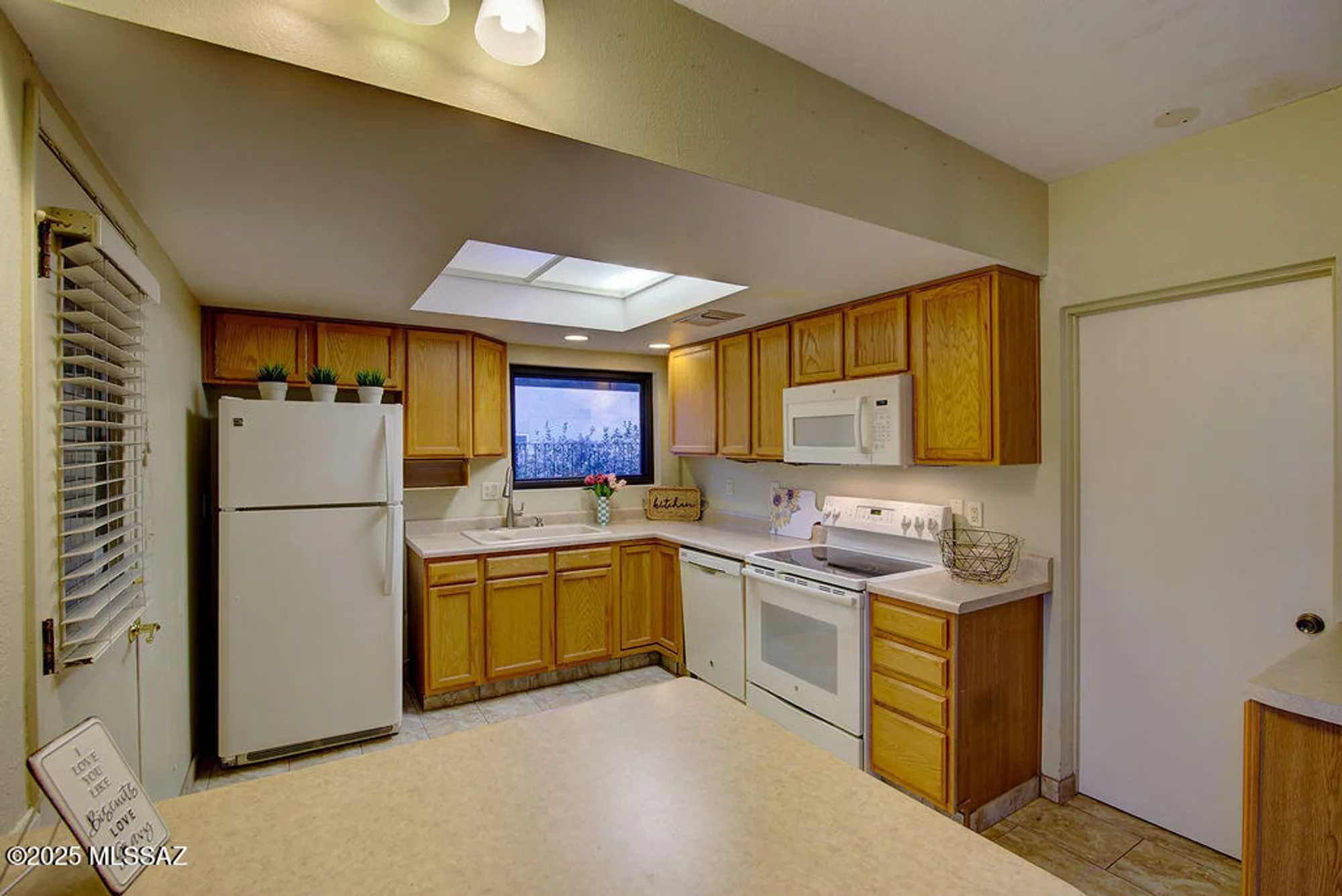 Property Slideshow image 9 of 32 | 121 w paseo recortado, Green Valley, AZ, 85614