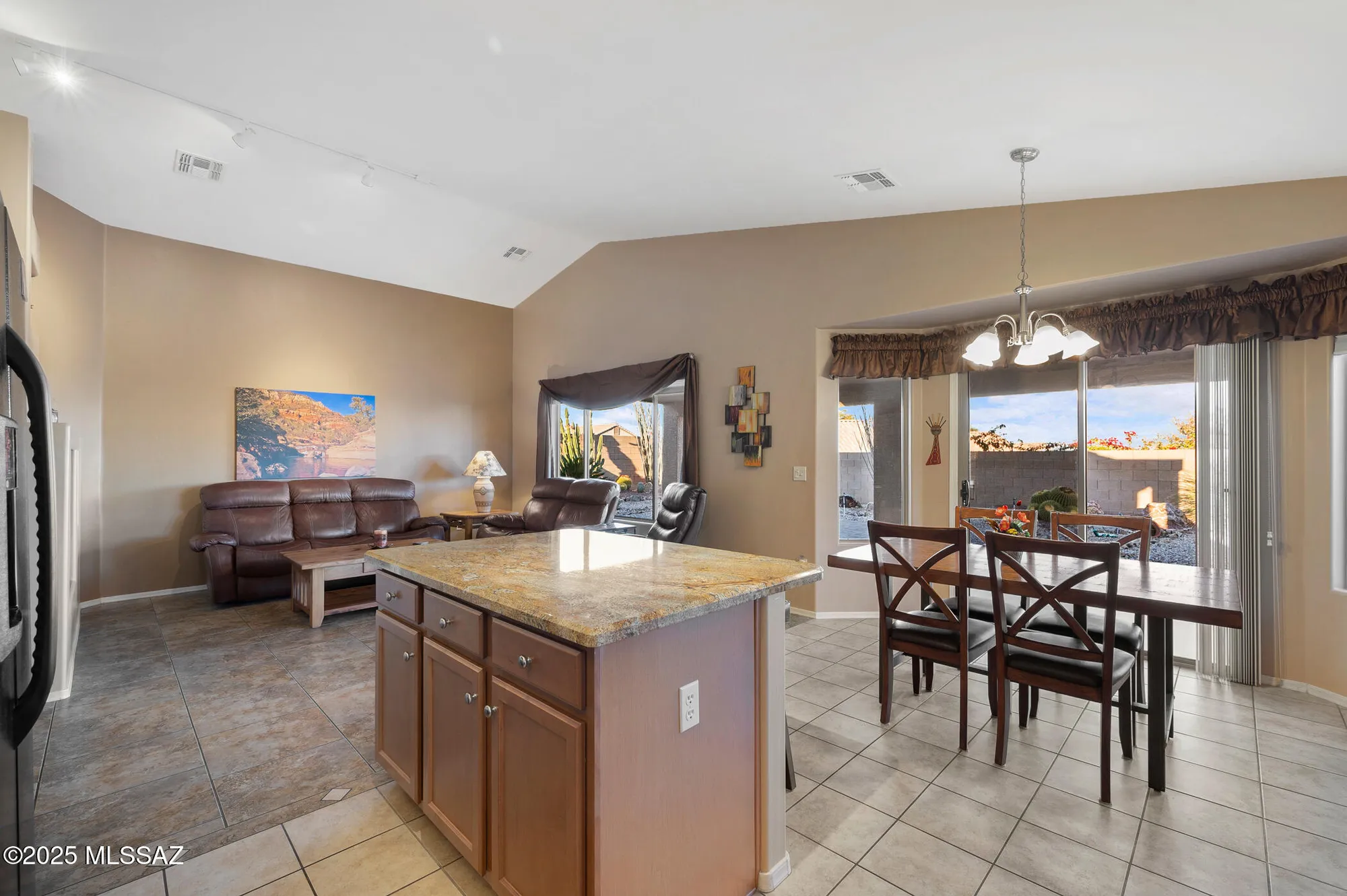 Property Slideshow image 13 of 44 | 1560 n rio la junta, Green Valley, AZ, 85614