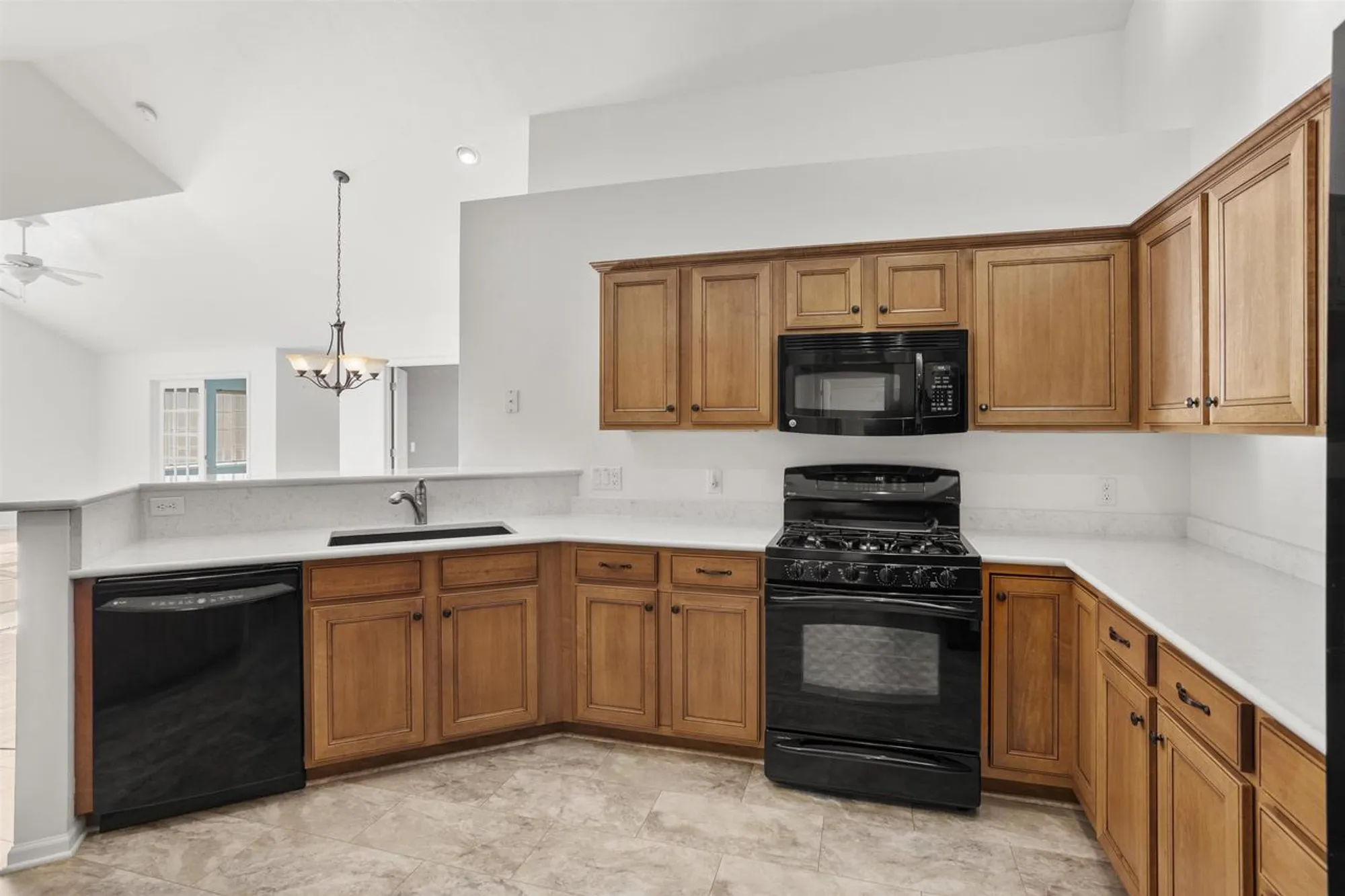 Property Slideshow image 13 of 33 | 2210 e tuscany way, Appleton, WI, 54913