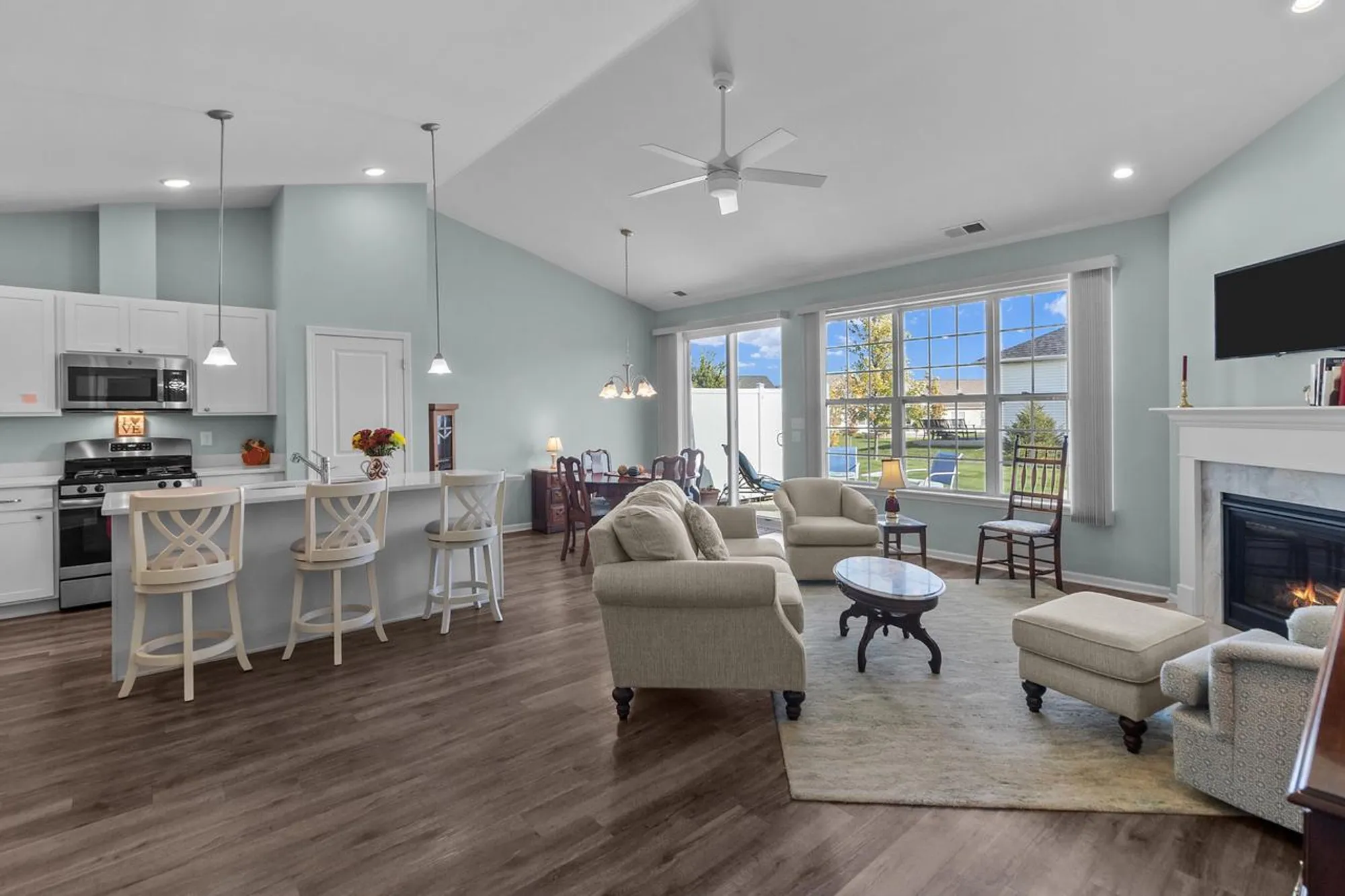 Property Slideshow image 7 of 34 | 415 cadence cir, Lake Geneva, WI, 53147