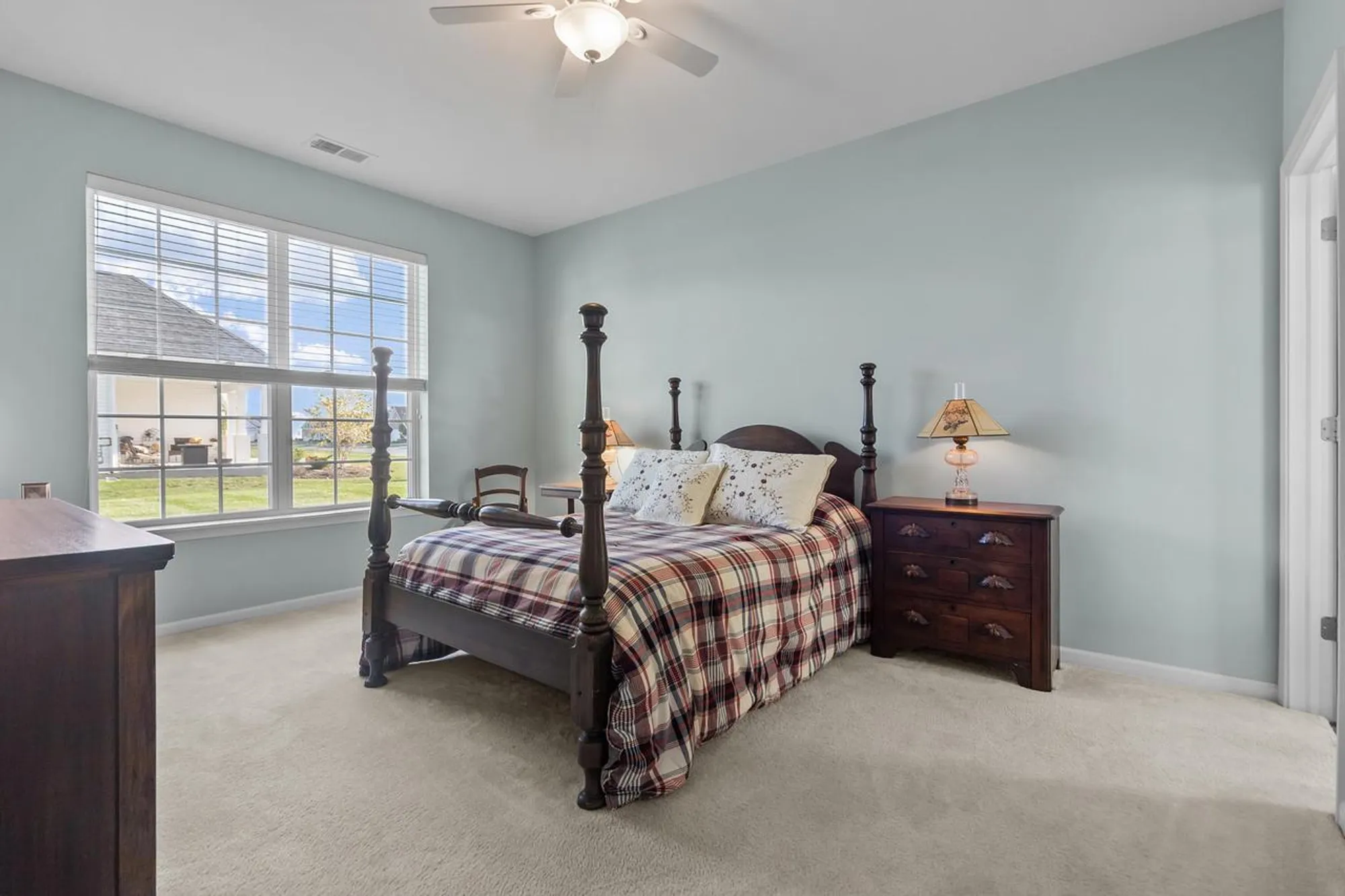 Property Slideshow image 19 of 34 | 415 cadence cir, Lake Geneva, WI, 53147