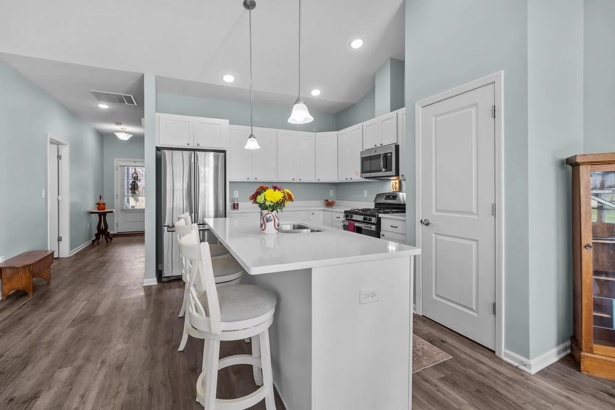 Property Slideshow image 11 of 34 | 415 cadence cir, Lake Geneva, WI, 53147