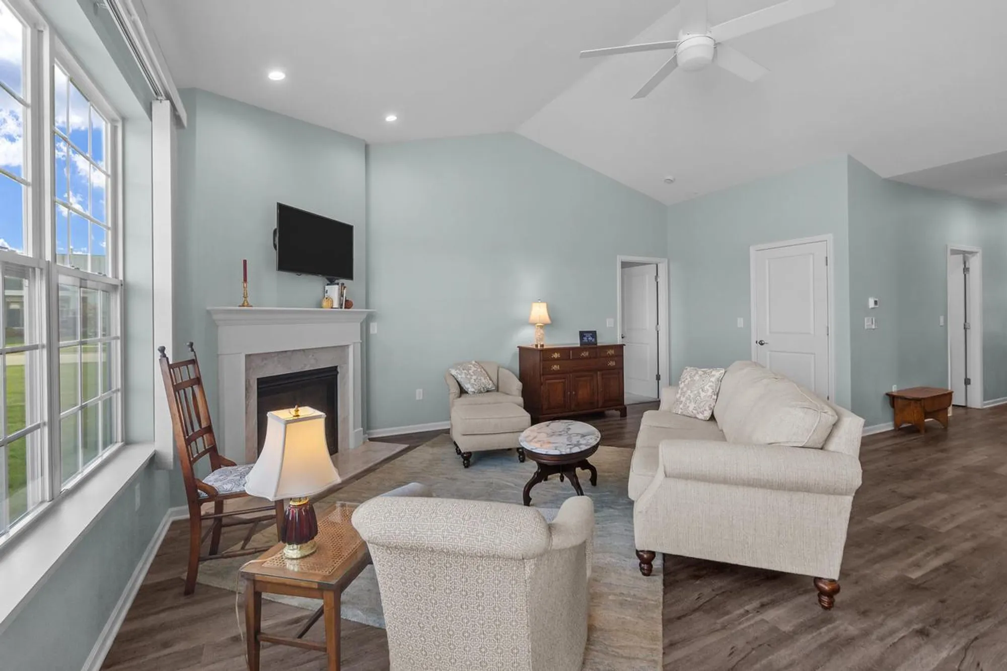 Property Slideshow image 15 of 34 | 415 cadence cir, Lake Geneva, WI, 53147