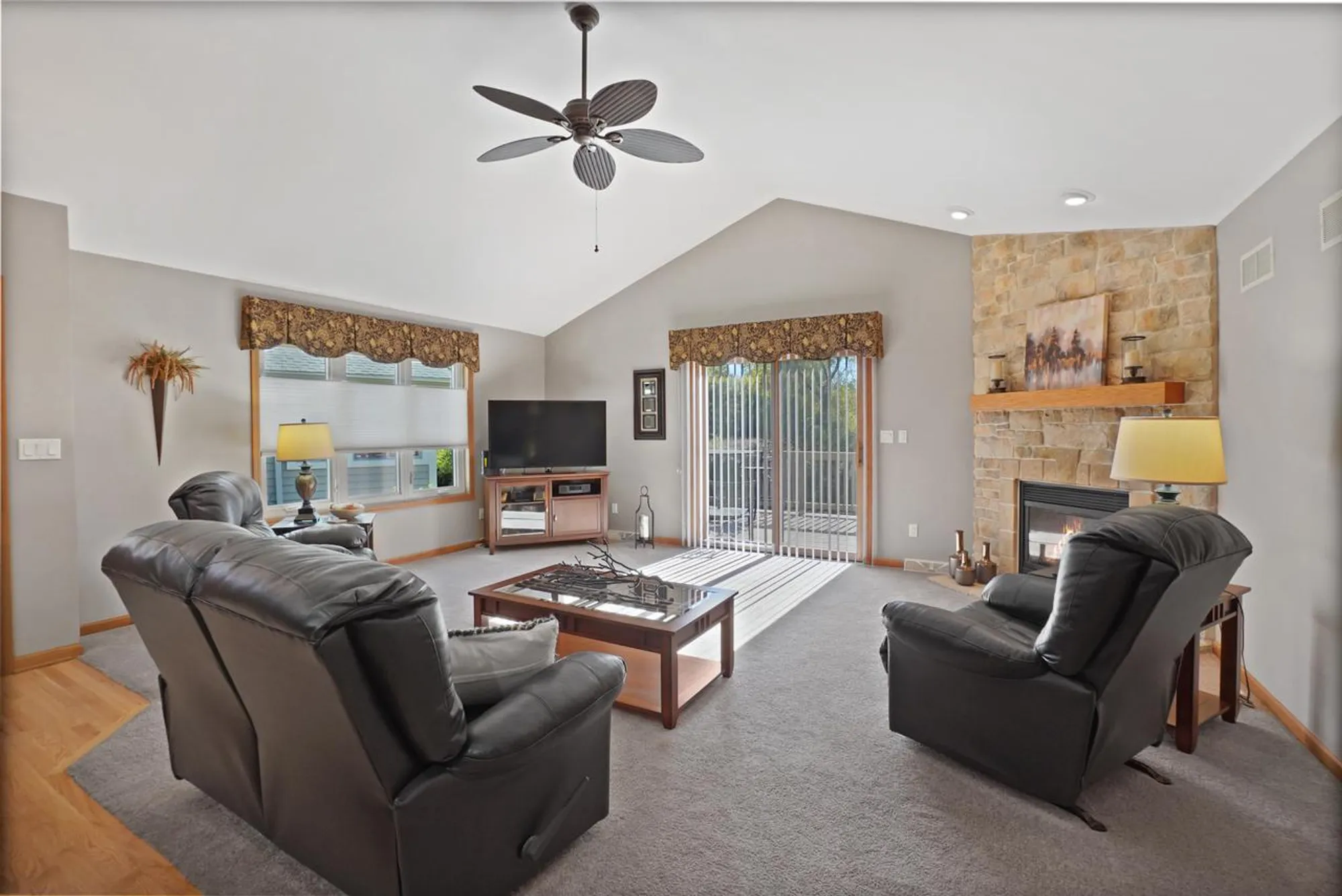 Property Slideshow image 6 of 30 | w243n2280 deer park dr a, Pewaukee, WI, 53072