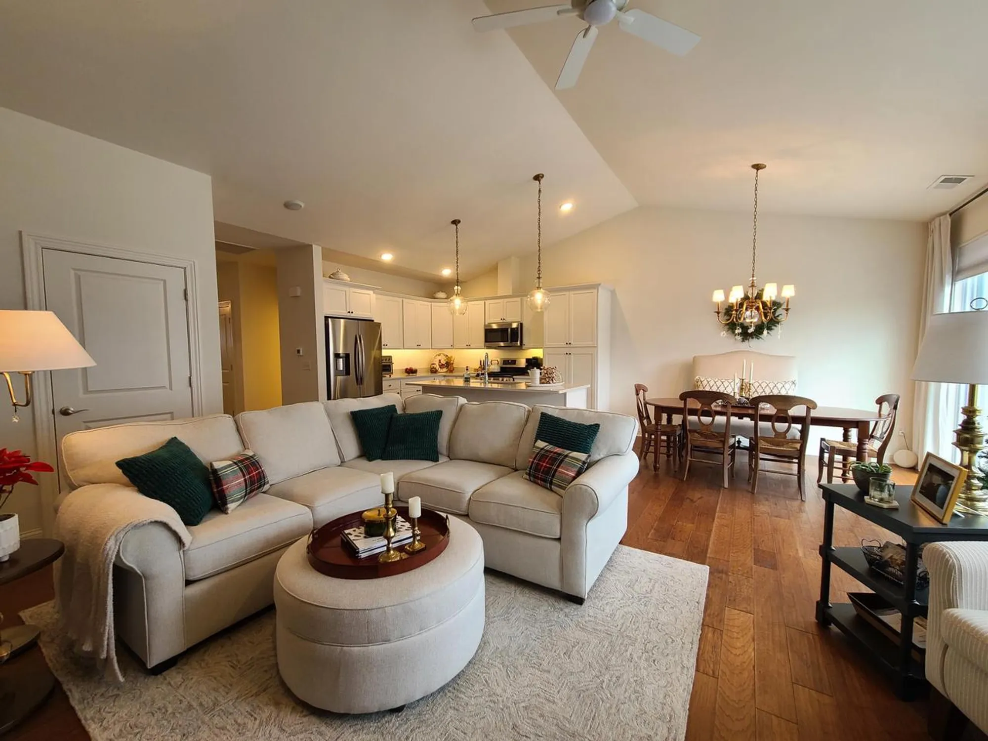 Property Slideshow image 13 of 30 | 609 cadence cir, Lake Geneva, WI, 53147