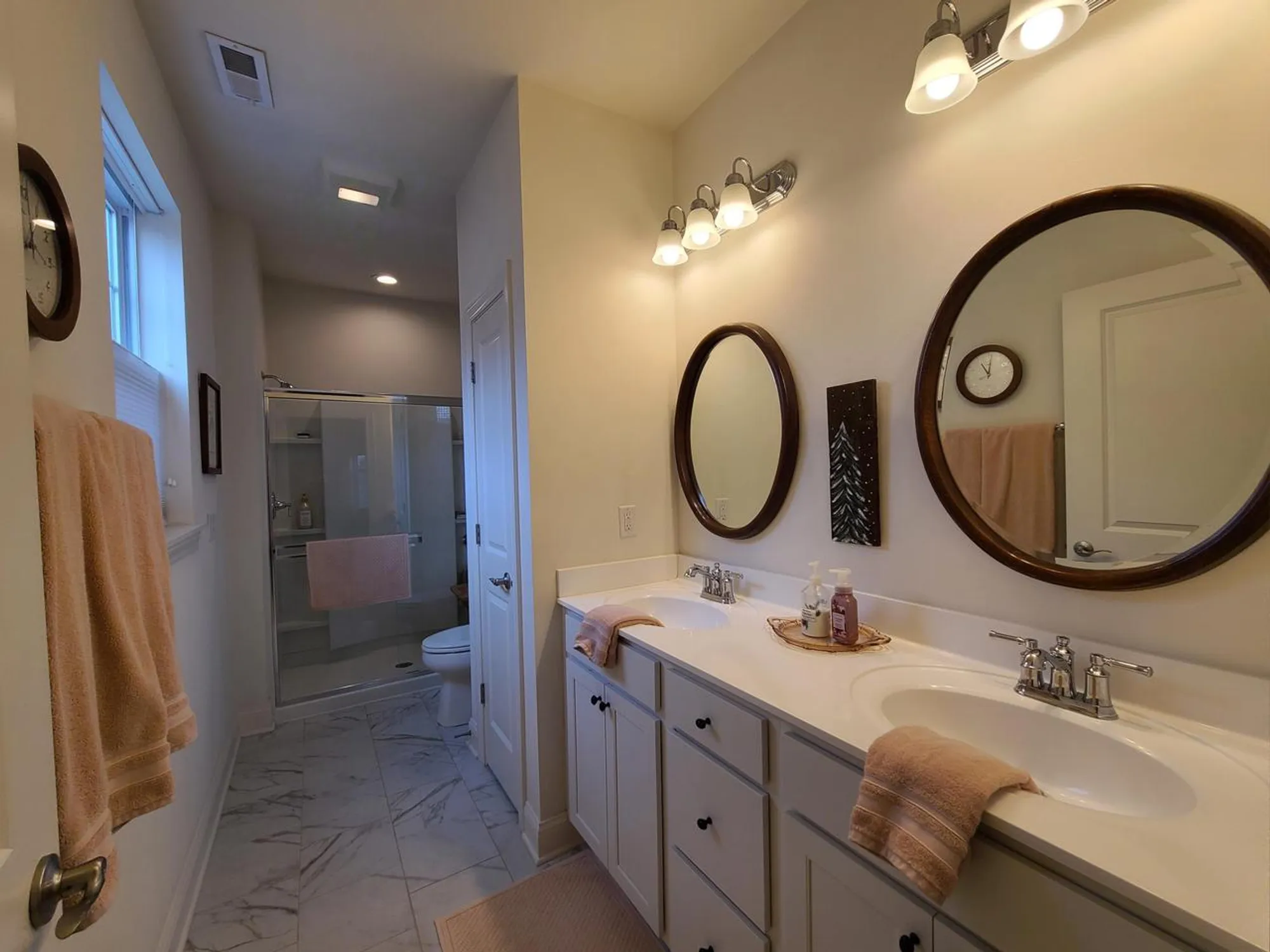 Property Slideshow image 17 of 30 | 609 cadence cir, Lake Geneva, WI, 53147