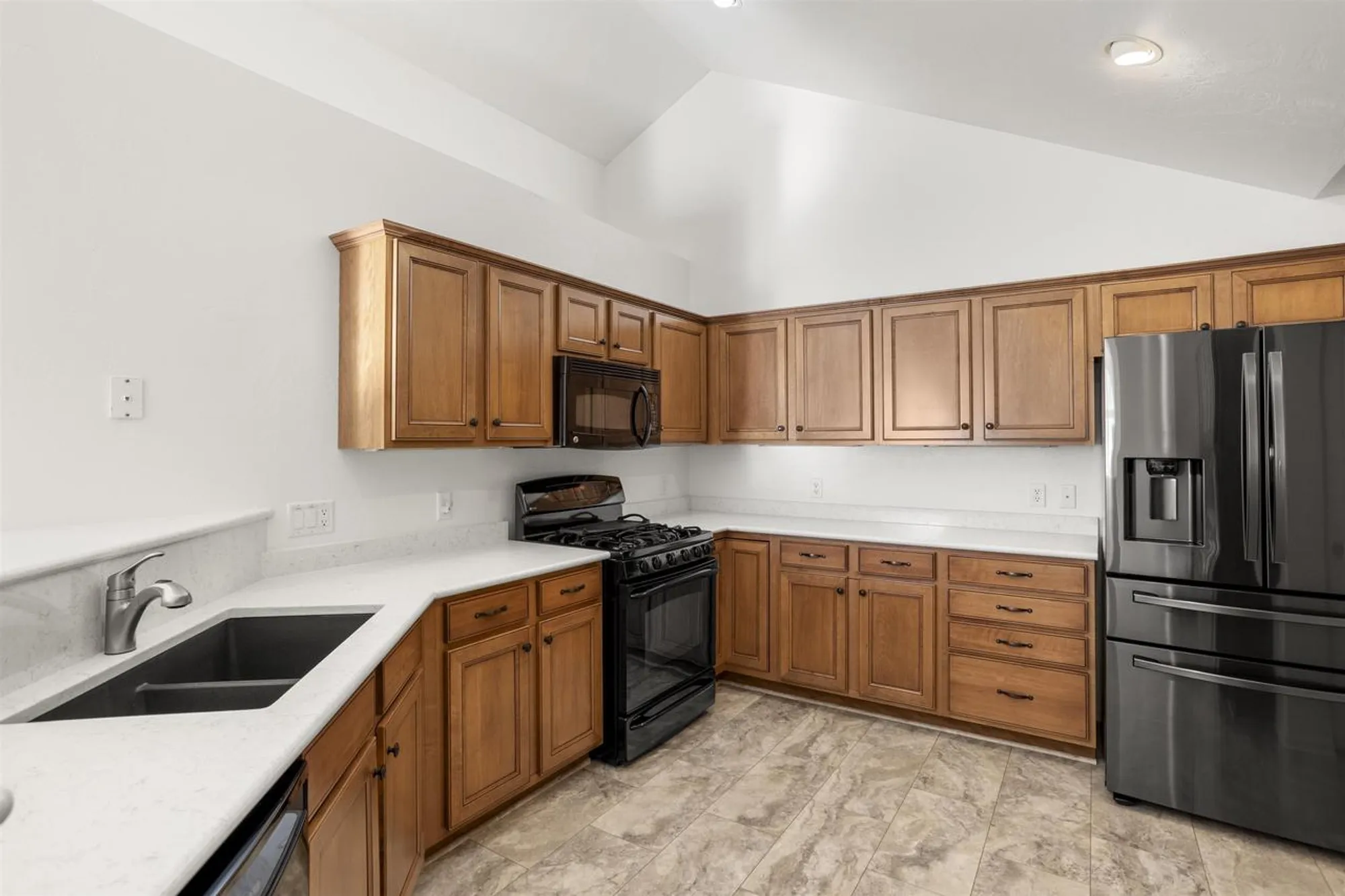 Property Slideshow image 11 of 33 | 2210 e tuscany way, Appleton, WI, 54913