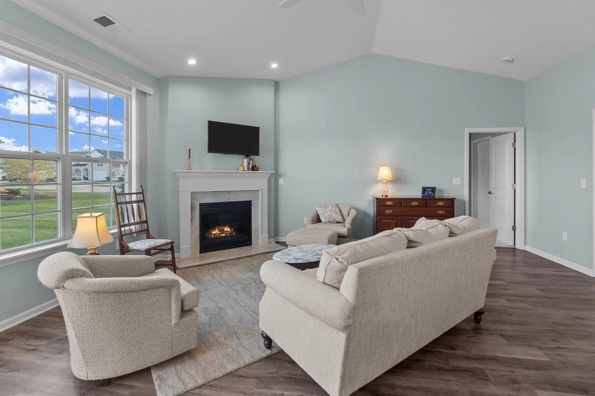 Property Slideshow image 16 of 34 | 415 cadence cir, Lake Geneva, WI, 53147