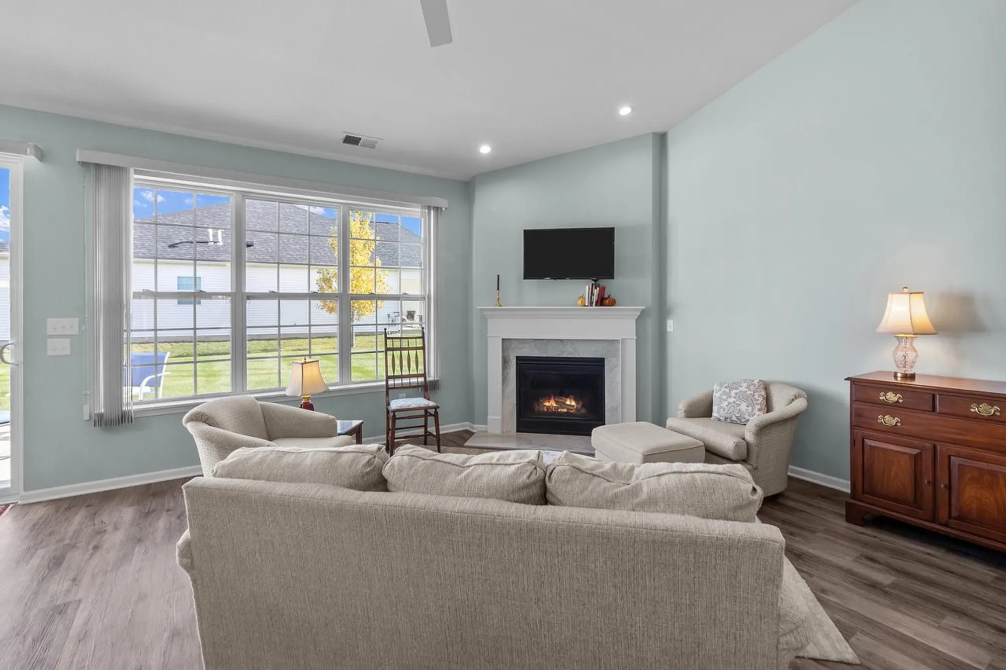 Property Slideshow image 17 of 34 | 415 cadence cir, Lake Geneva, WI, 53147