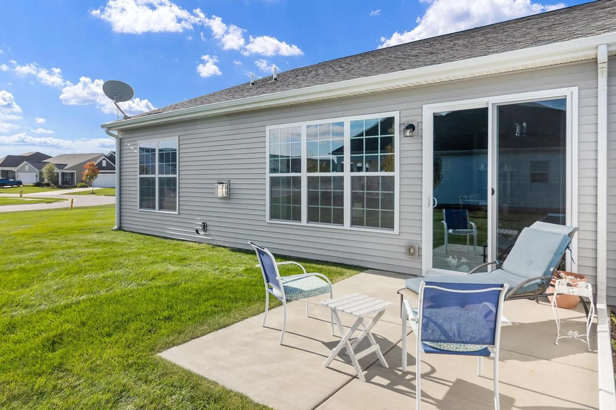 Property Slideshow image 33 of 34 | 415 cadence cir, Lake Geneva, WI, 53147