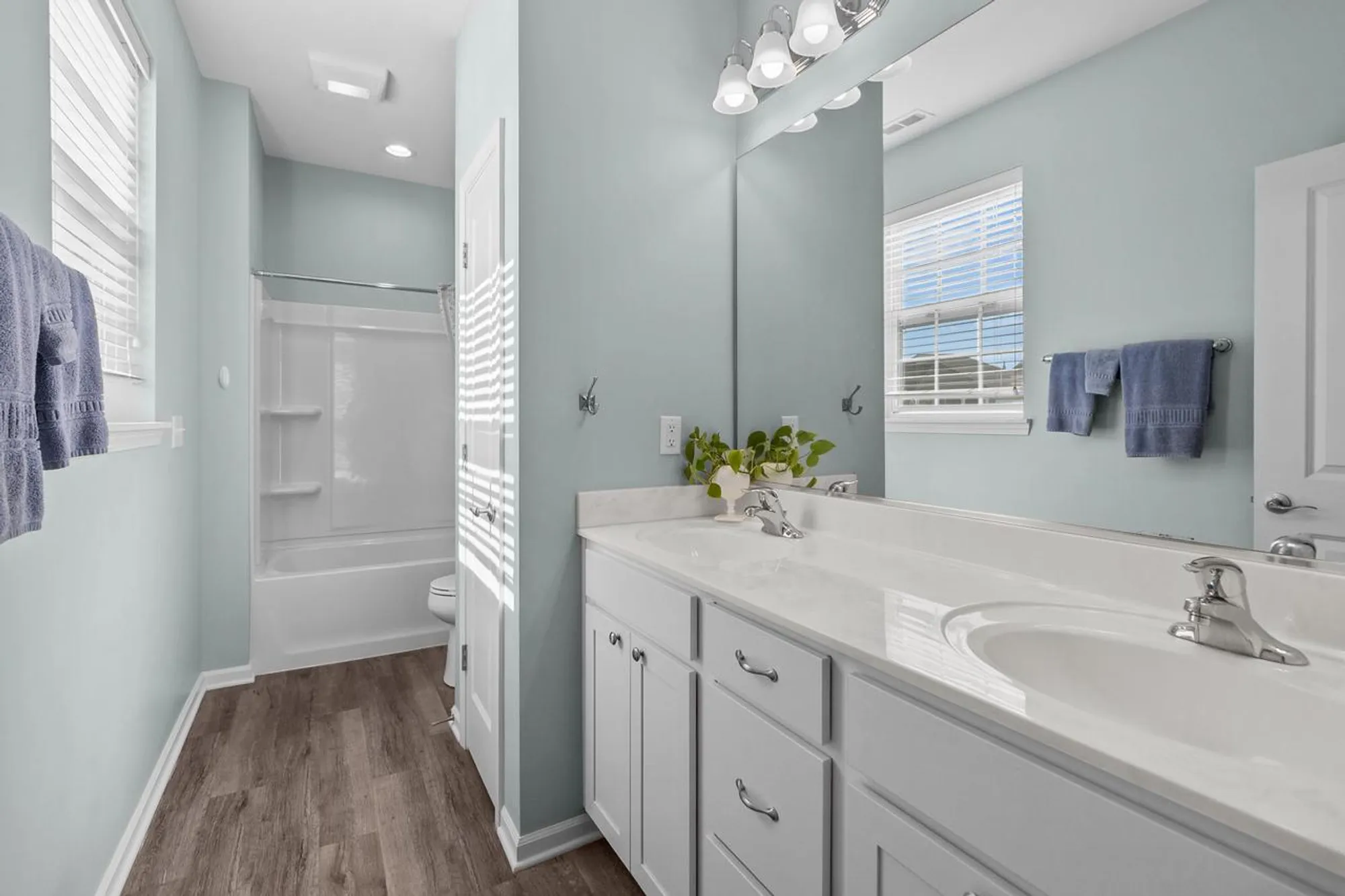 Property Slideshow image 22 of 34 | 415 cadence cir, Lake Geneva, WI, 53147