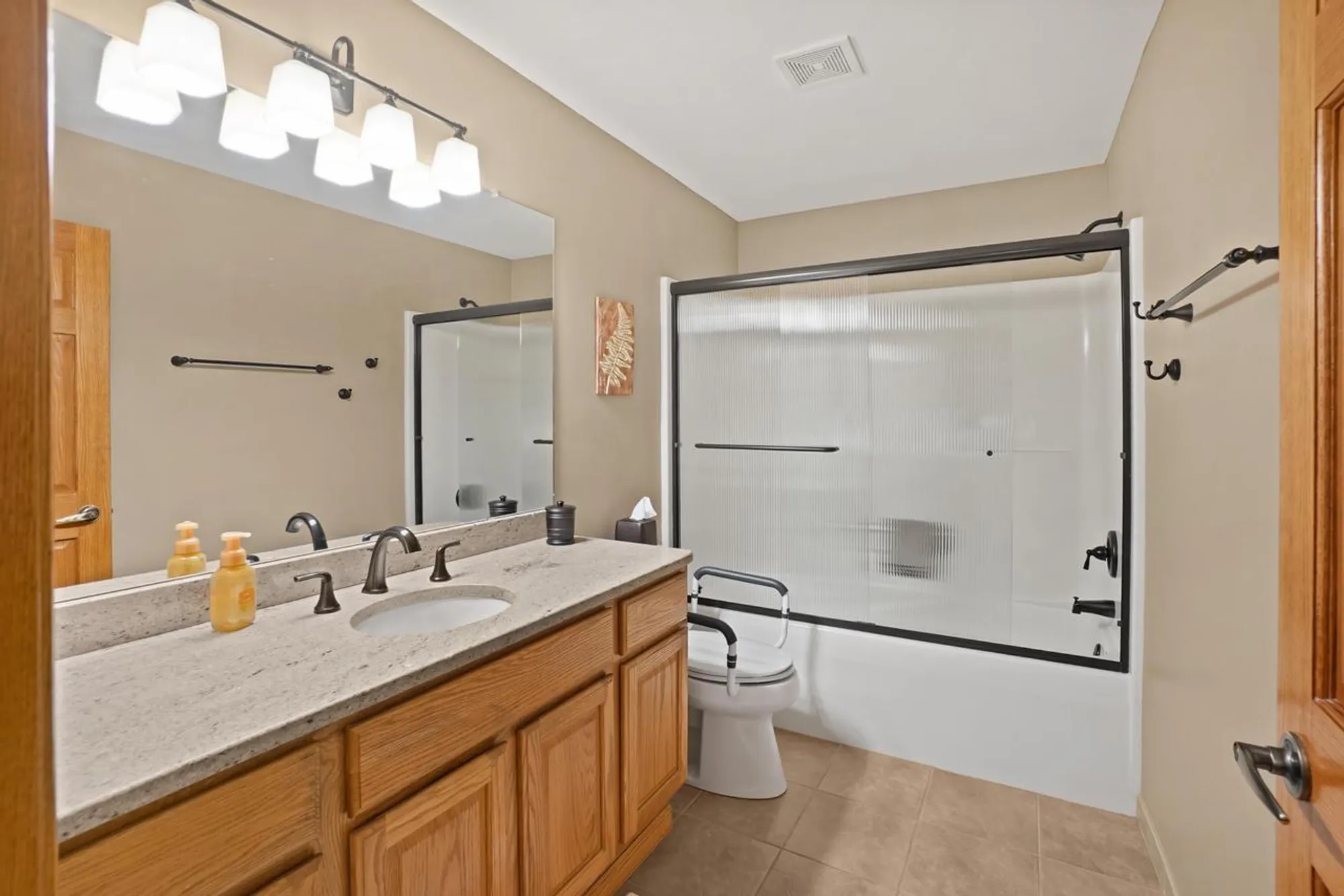 Property Slideshow image 13 of 30 | w243n2280 deer park dr a, Pewaukee, WI, 53072