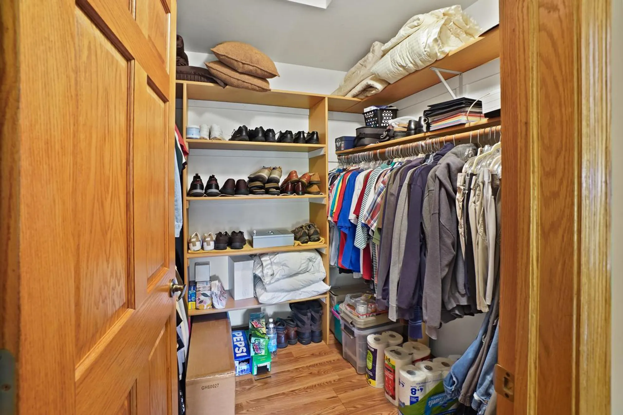 Property Slideshow image 14 of 30 | w243n2280 deer park dr a, Pewaukee, WI, 53072