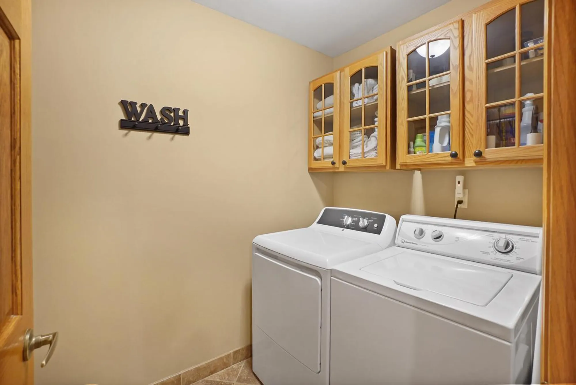 Property Slideshow image 17 of 30 | w243n2280 deer park dr a, Pewaukee, WI, 53072